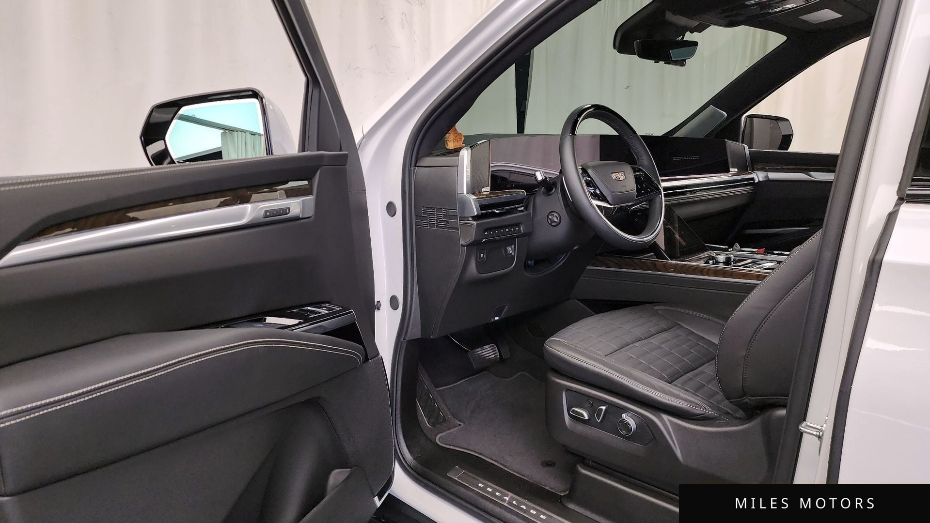 Cadillac Escalade 2025 — миниатюра 10