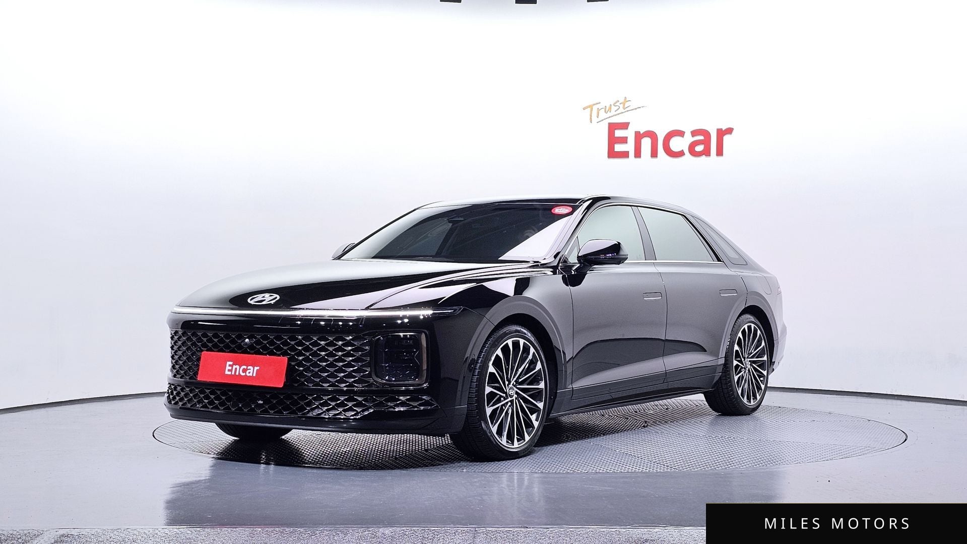 Hyundai Grandeur 2023 — фото 1 из 12
