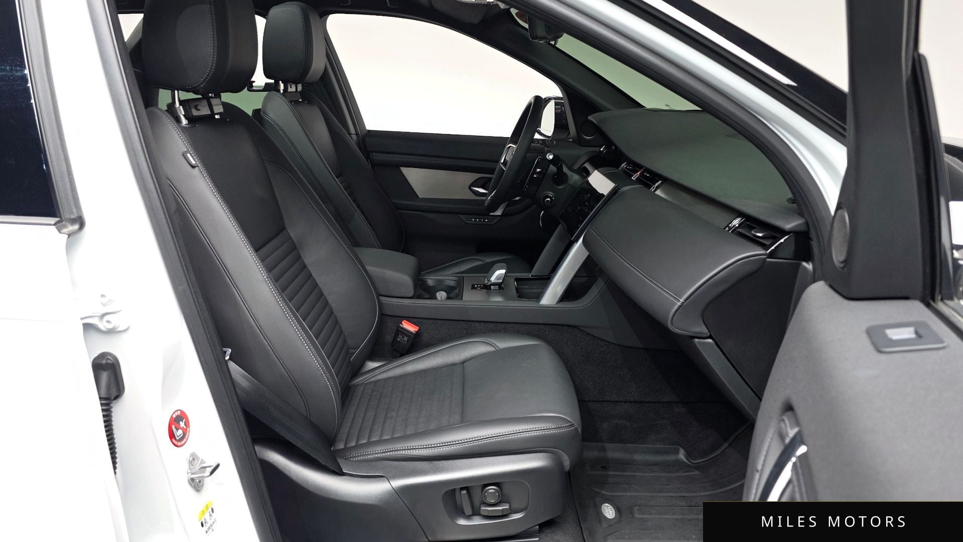 Land Rover Discovery Sport 2025 — миниатюра 9