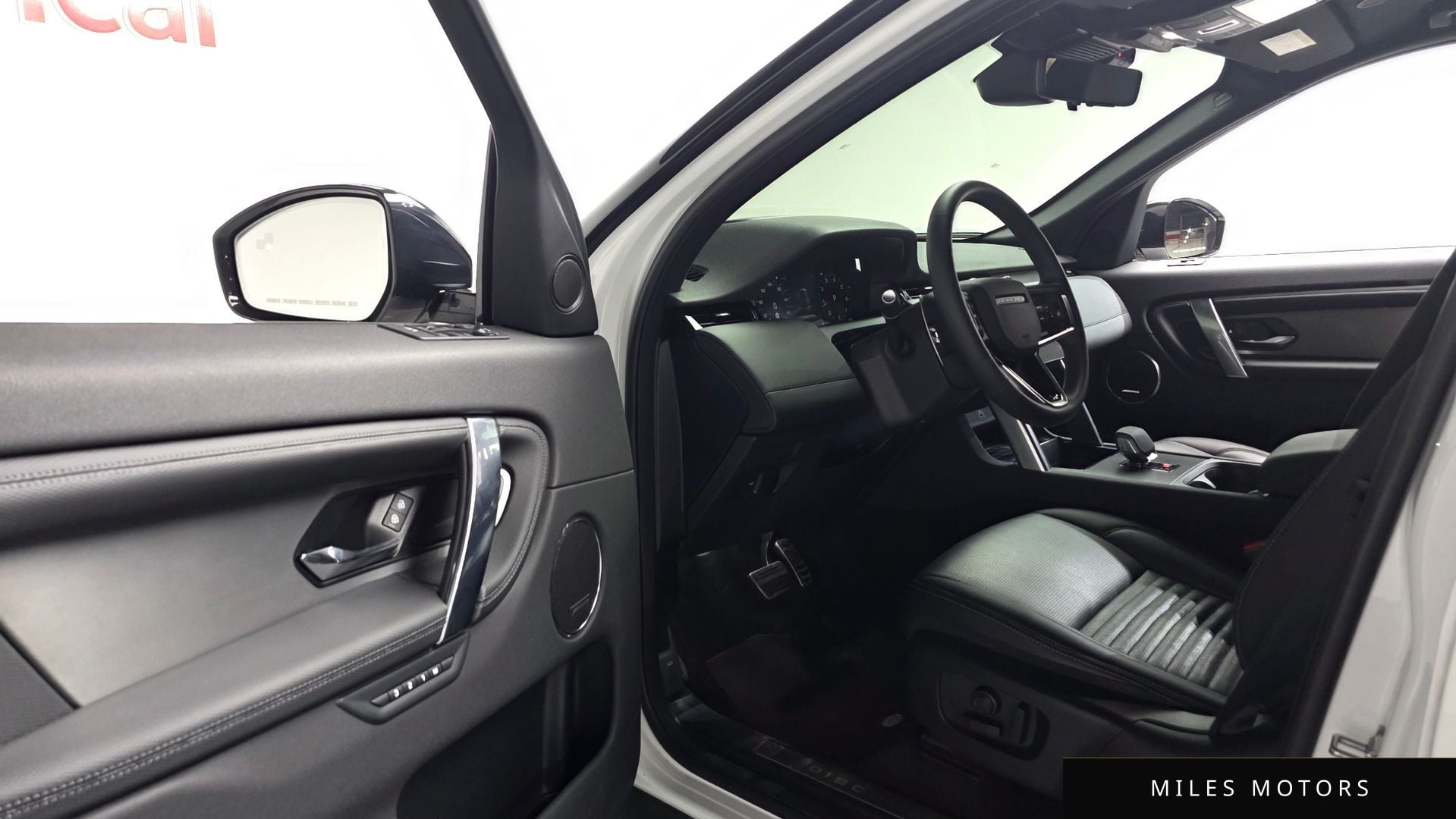 Land Rover Discovery Sport 2025 — миниатюра 11