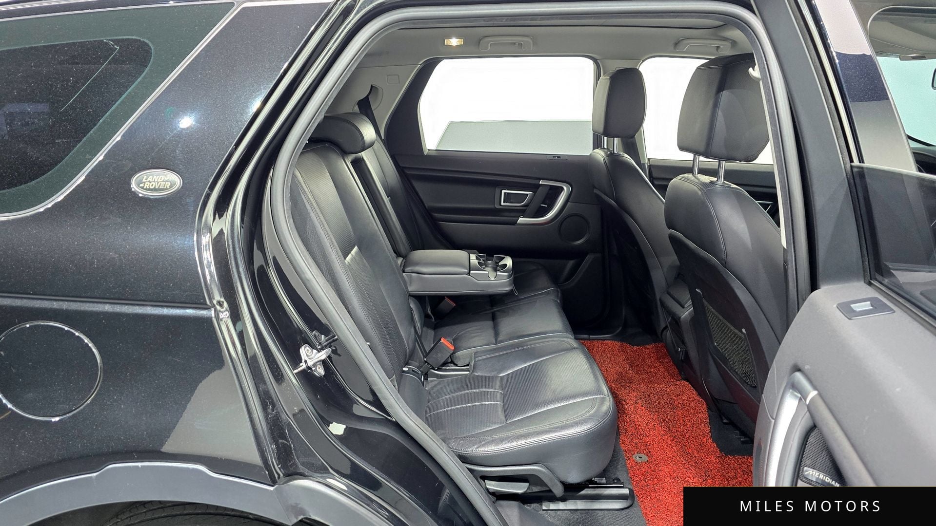 Land Rover Discovery Sport 2017 — миниатюра 12