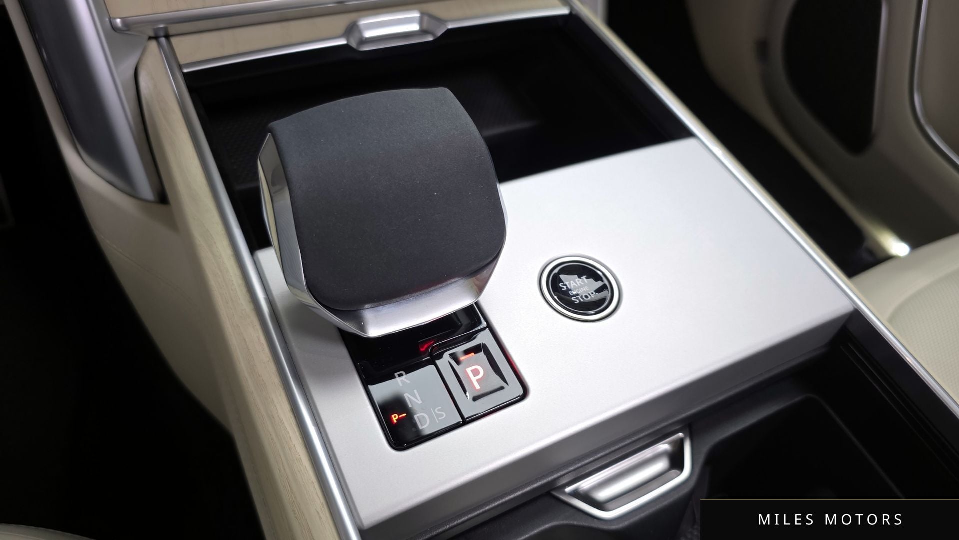 Land Rover Range Rover 2024 — миниатюра 9