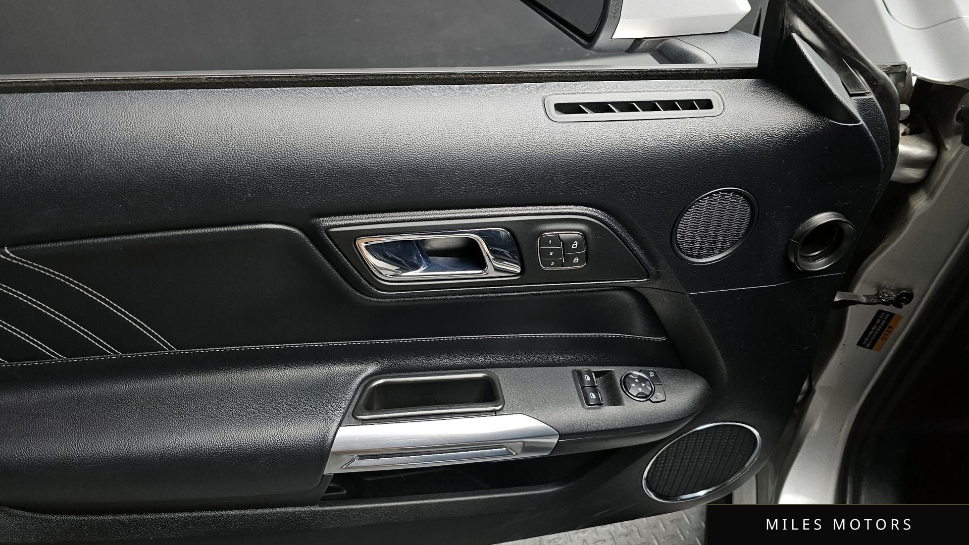 Ford Mustang 2015 — миниатюра 18
