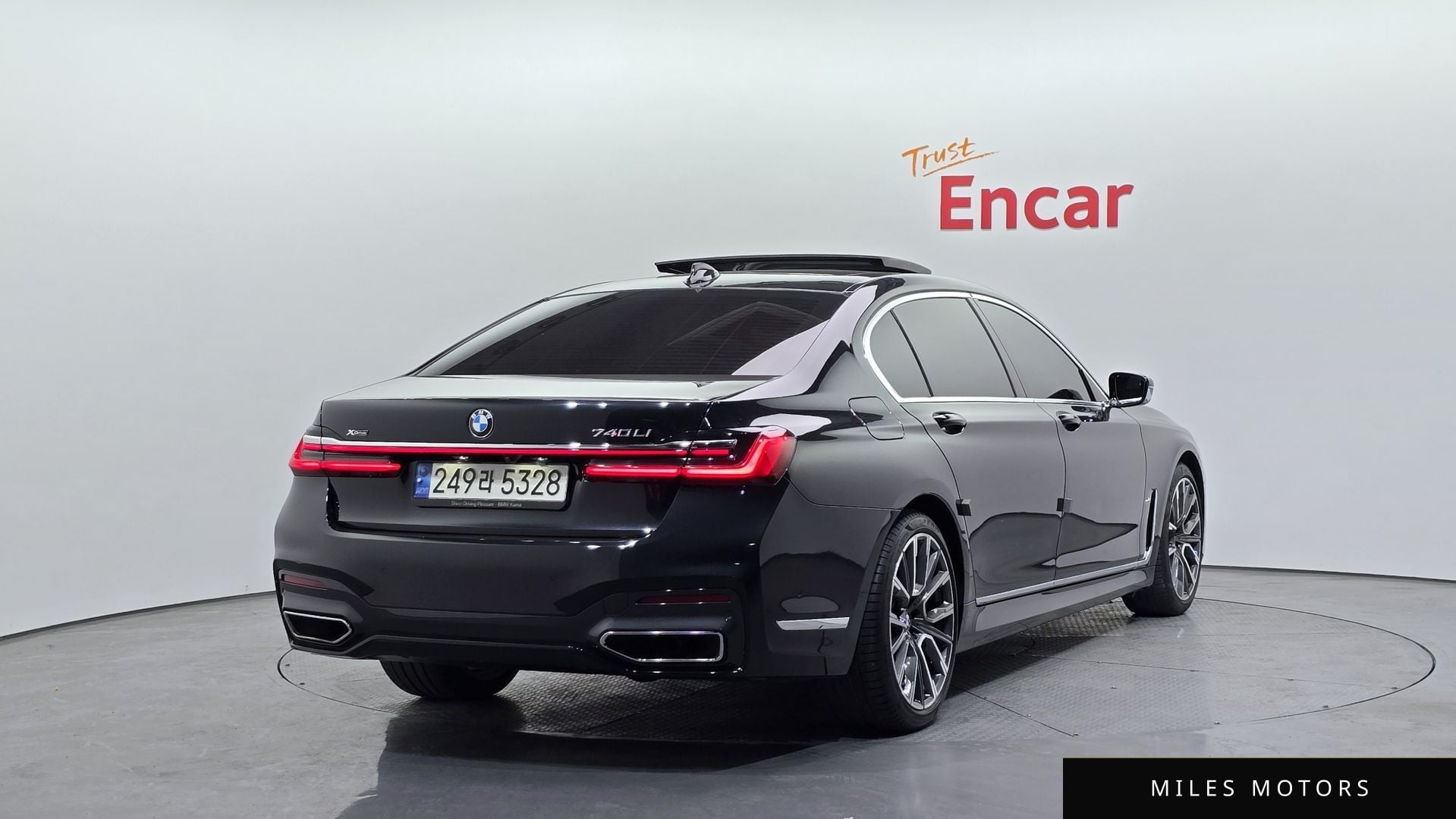 BMW 7 Series (G11) 2021 — миниатюра 2
