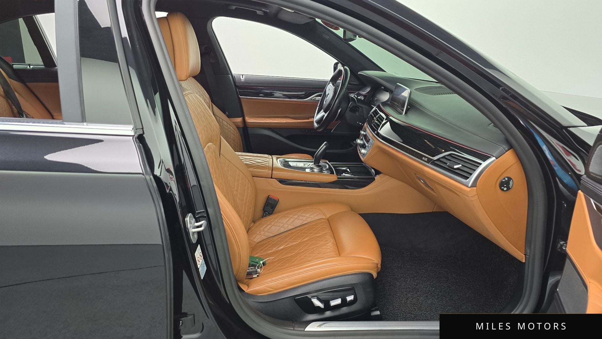 BMW 7 Series (G11) 2021 — миниатюра 11