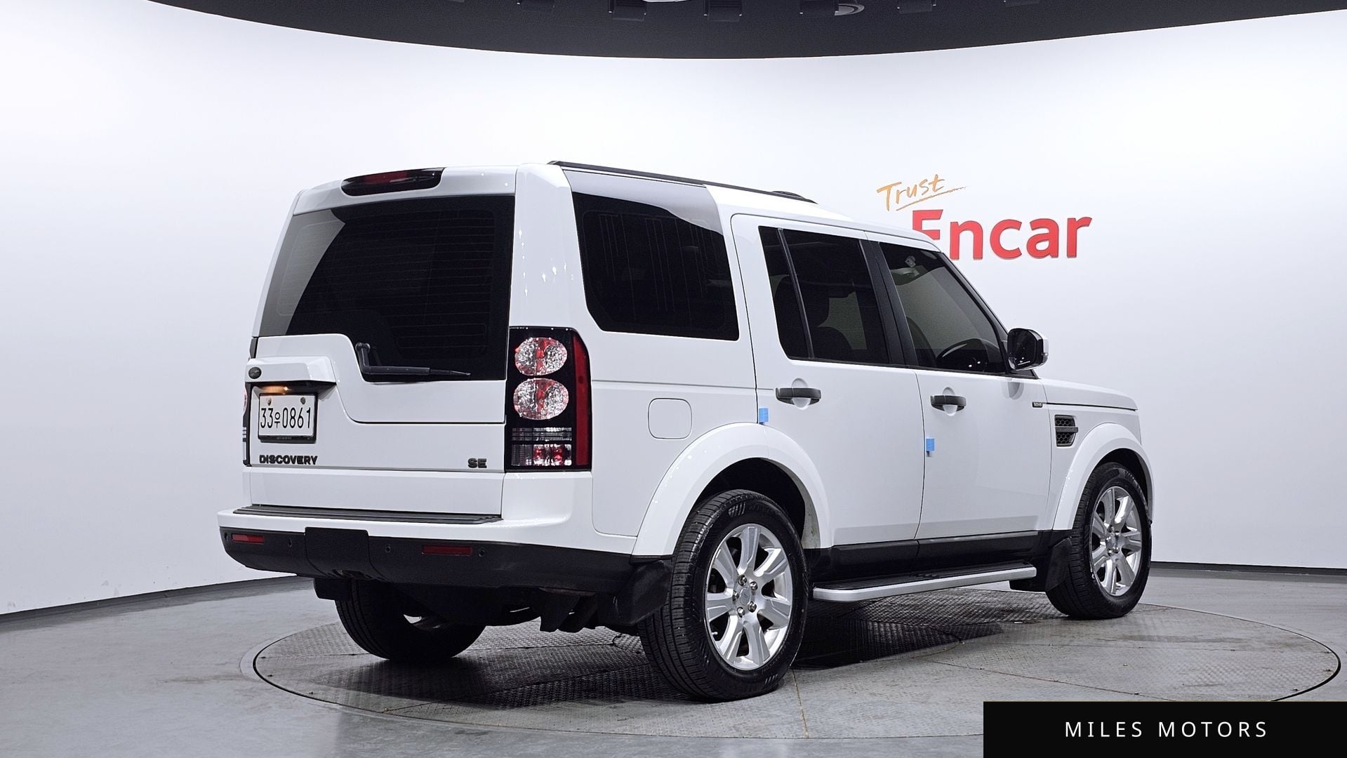 Land Rover Discovery 2016 — миниатюра 2