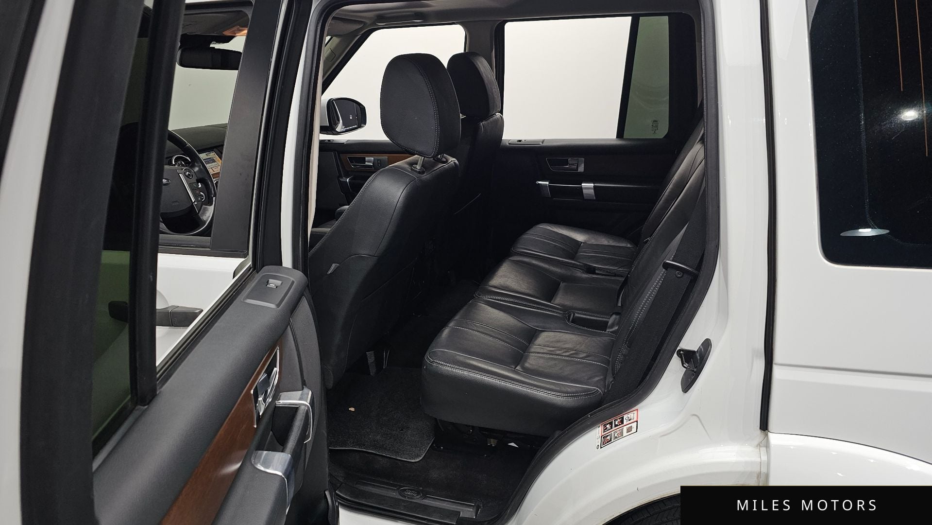 Land Rover Discovery 2016 — миниатюра 11