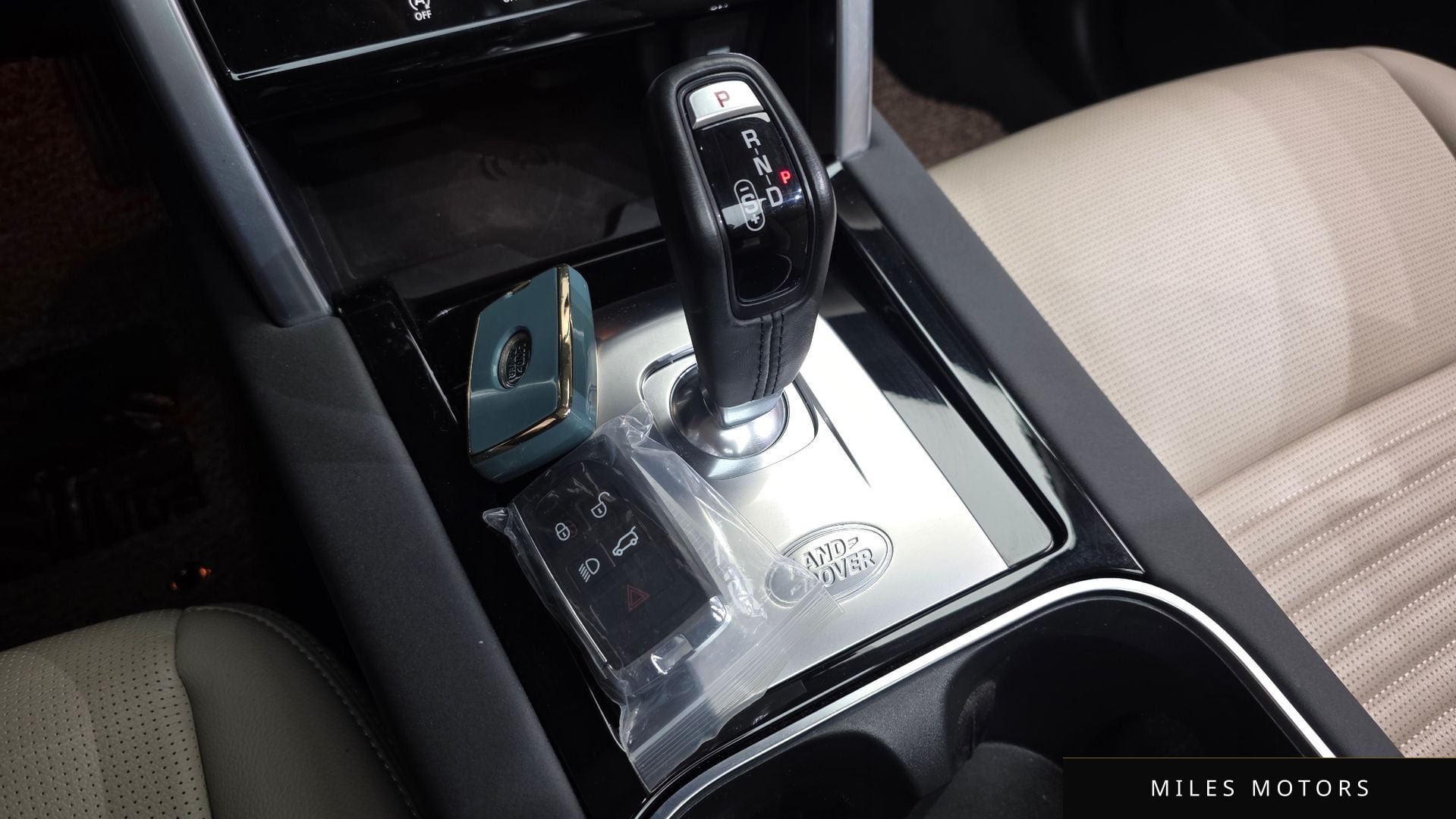 Land Rover Discovery Sport 2023 — миниатюра 9