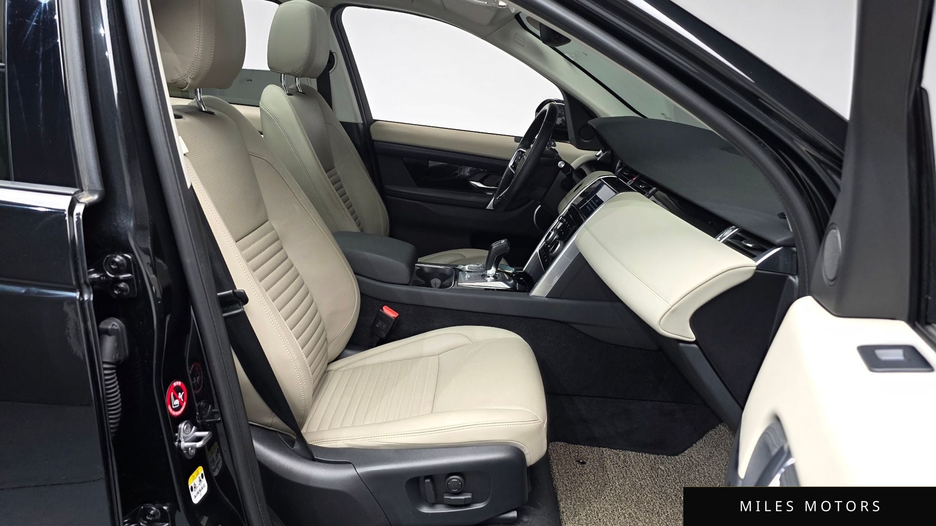 Land Rover Discovery Sport 2023 — миниатюра 10