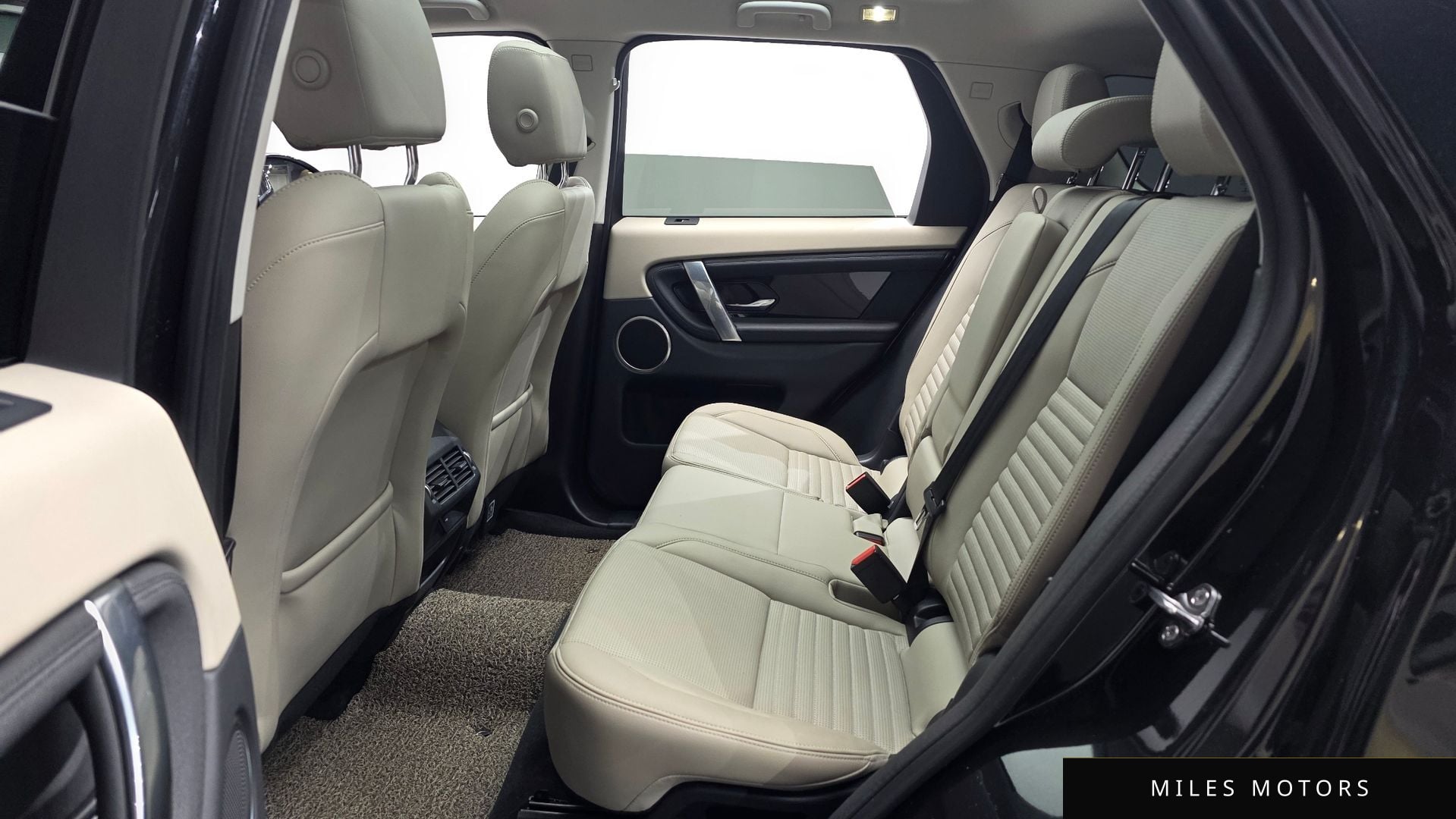 Land Rover Discovery Sport 2023 — миниатюра 12