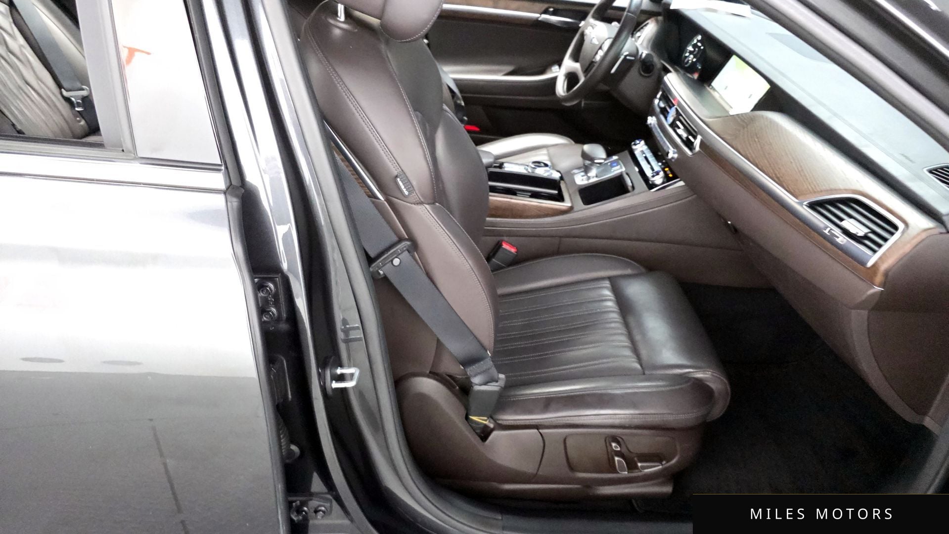 Genesis G90 2021 — миниатюра 12