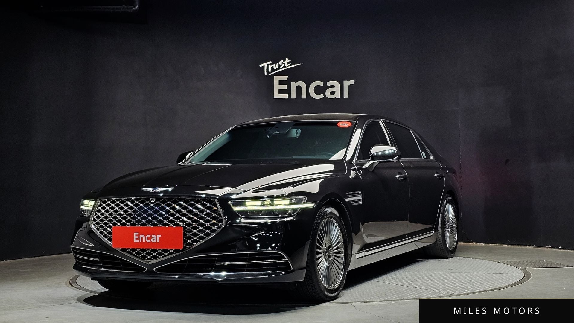 Genesis G90 2019 — фото 1 из 12