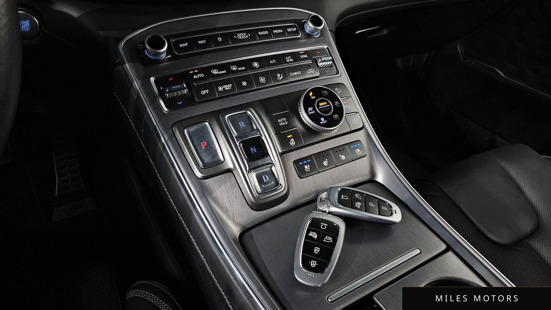 Hyundai Santafe 2023 — миниатюра 9