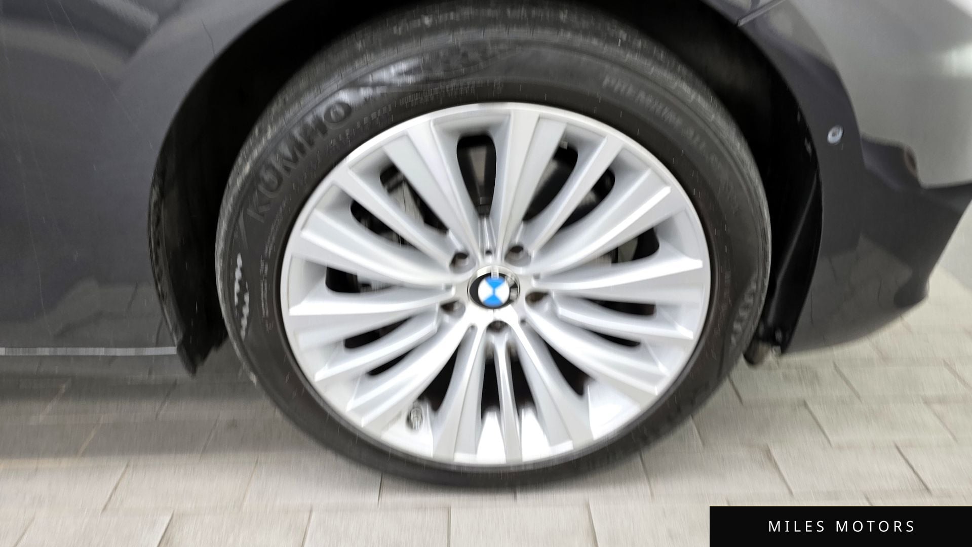 BMW 5 Series GT (F07) 2015 — миниатюра 5