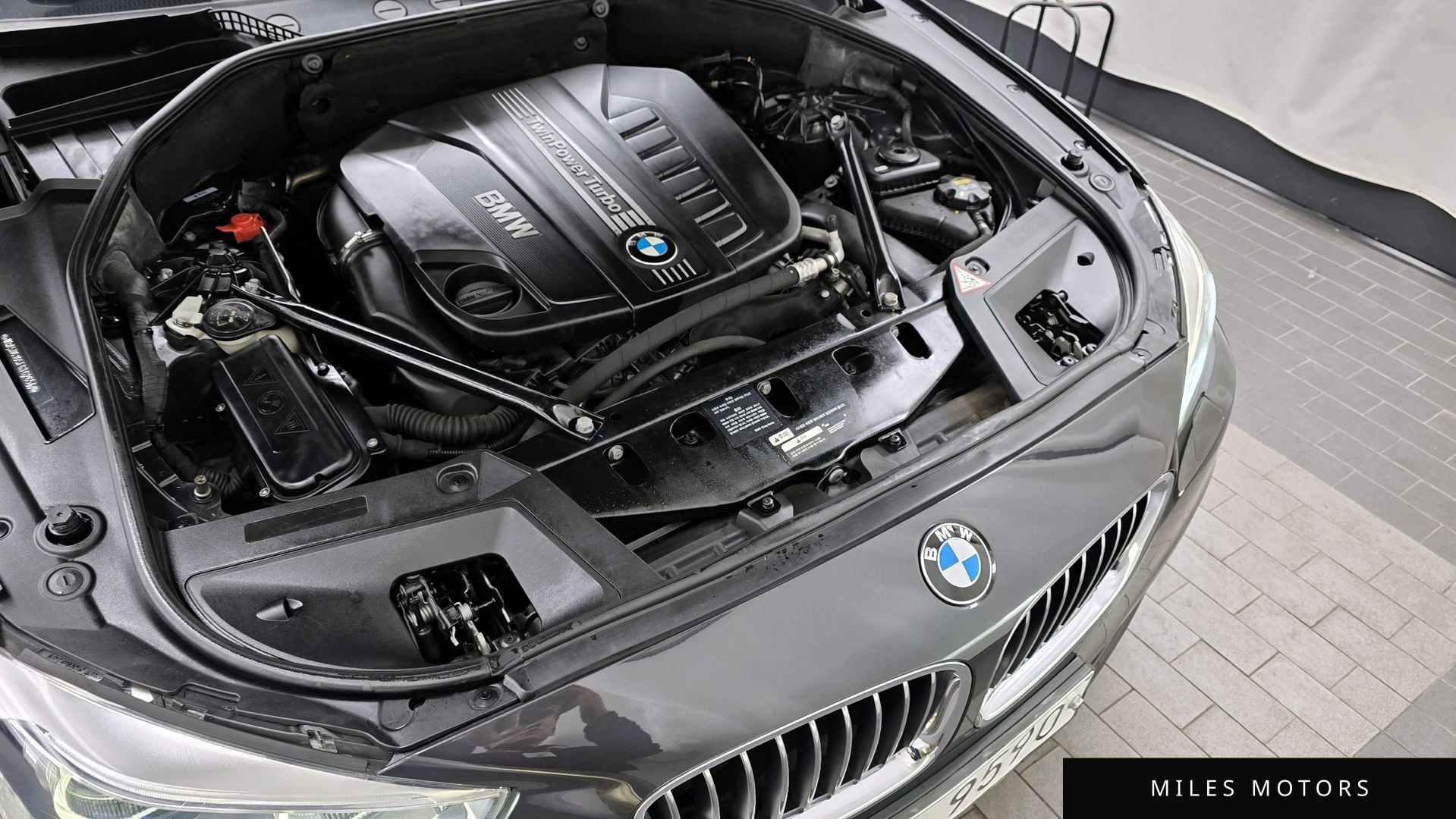 BMW 5 Series GT (F07) 2015 — миниатюра 6