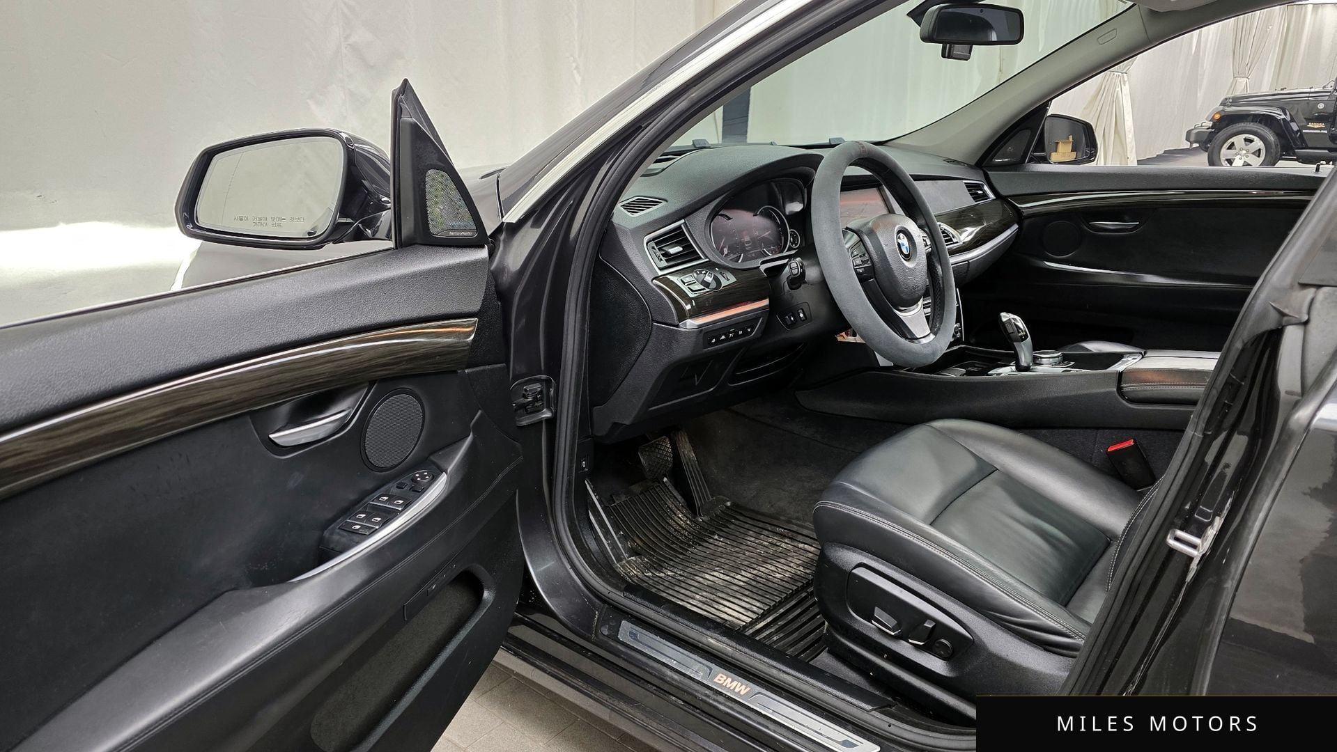 BMW 5 Series GT (F07) 2015 — миниатюра 10