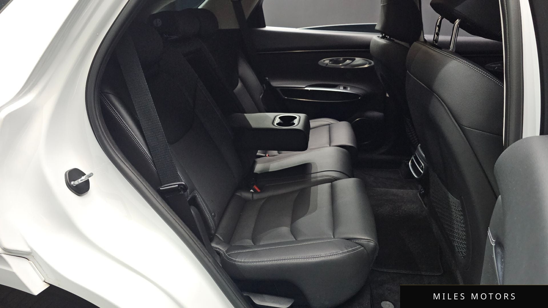Genesis GV70 2022 — миниатюра 12