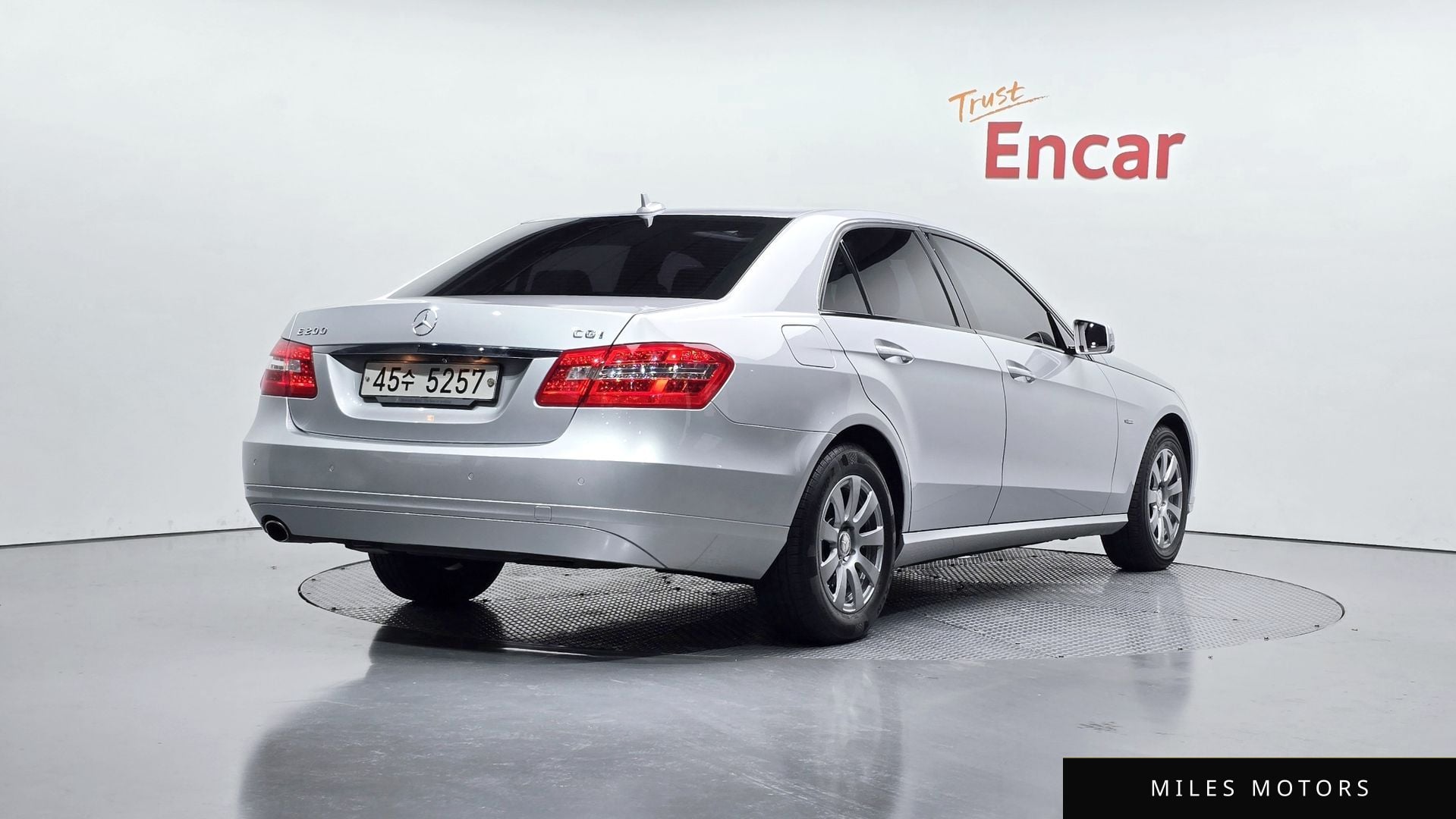 Mercedes-Benz E-Class W212 2011 — миниатюра 2