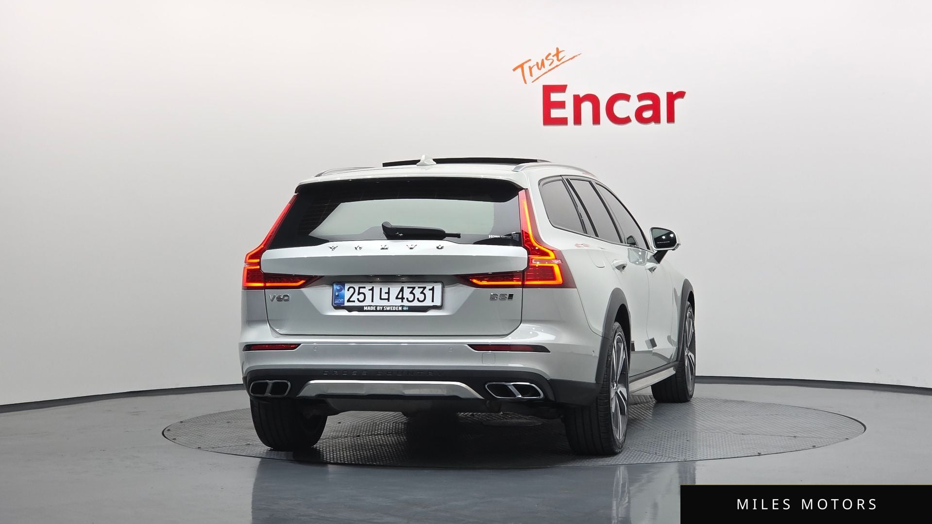 Volvo V60 2021 — миниатюра 4