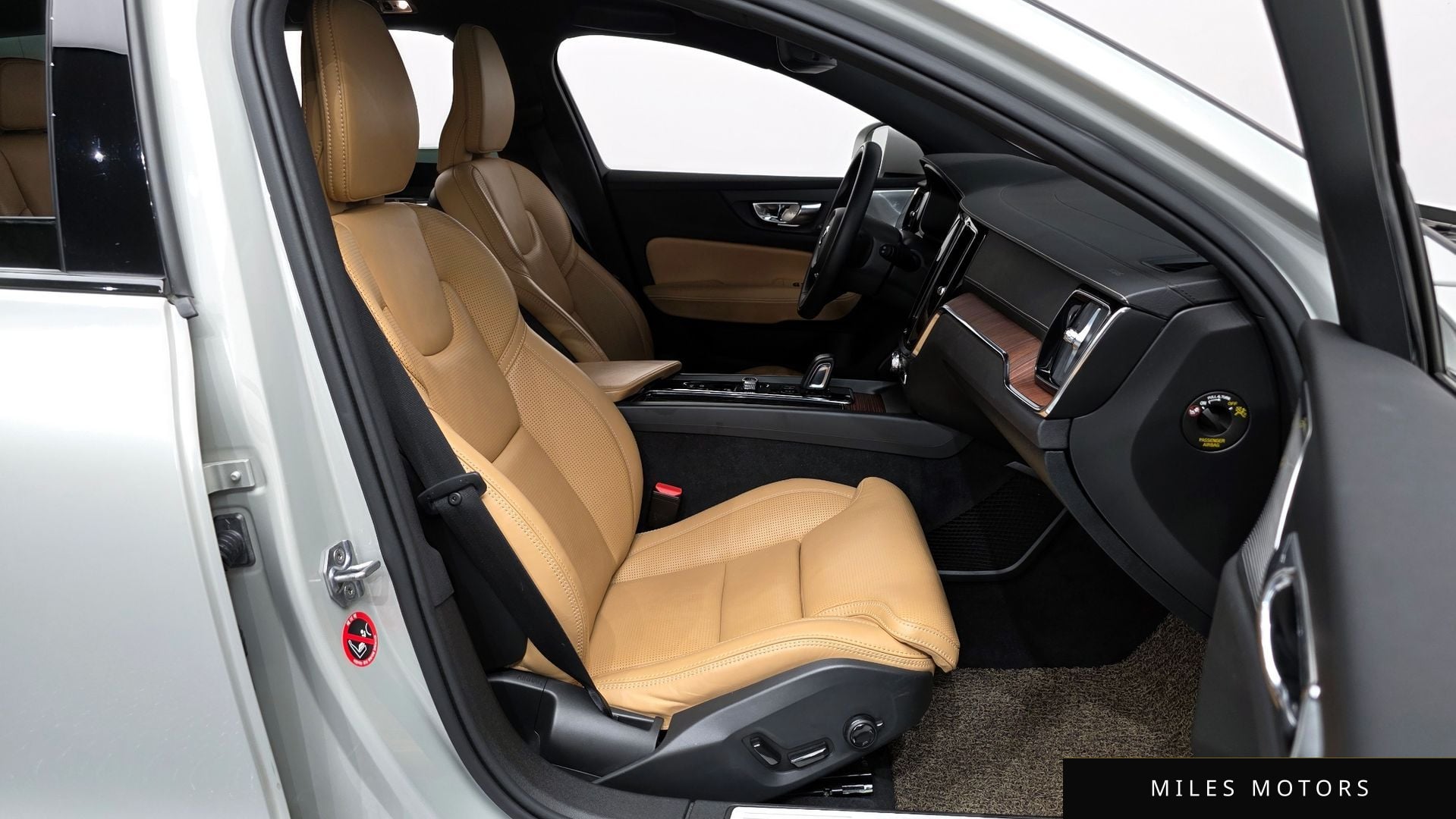 Volvo V60 2021 — миниатюра 11