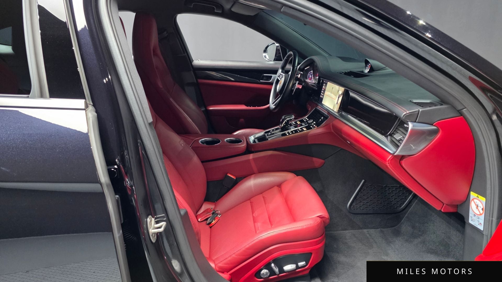 Porsche Panamera 2021 — миниатюра 11