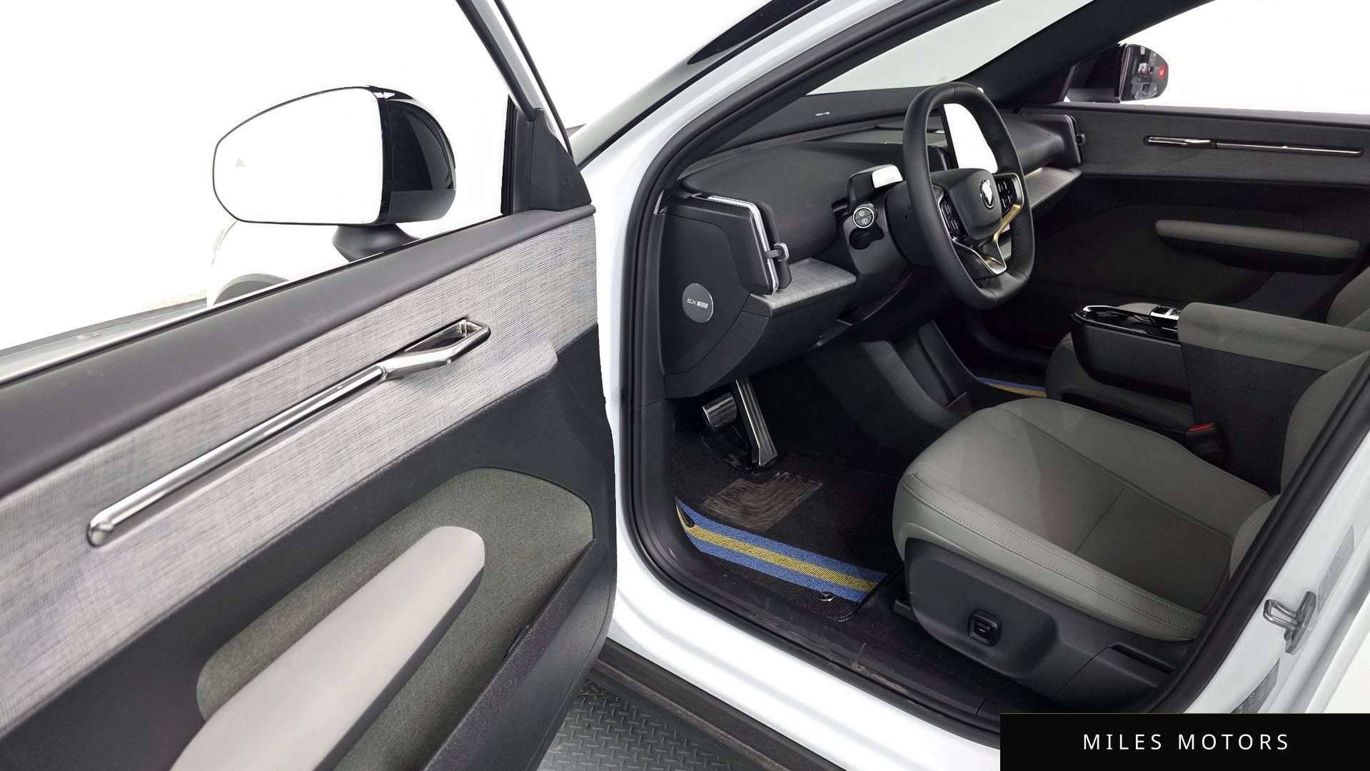 Volvo EX30 크로스 컨트리 2026 — миниатюра 17