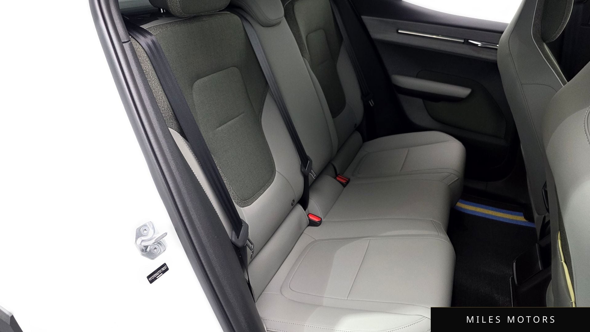 Volvo EX30 크로스 컨트리 2026 — миниатюра 18