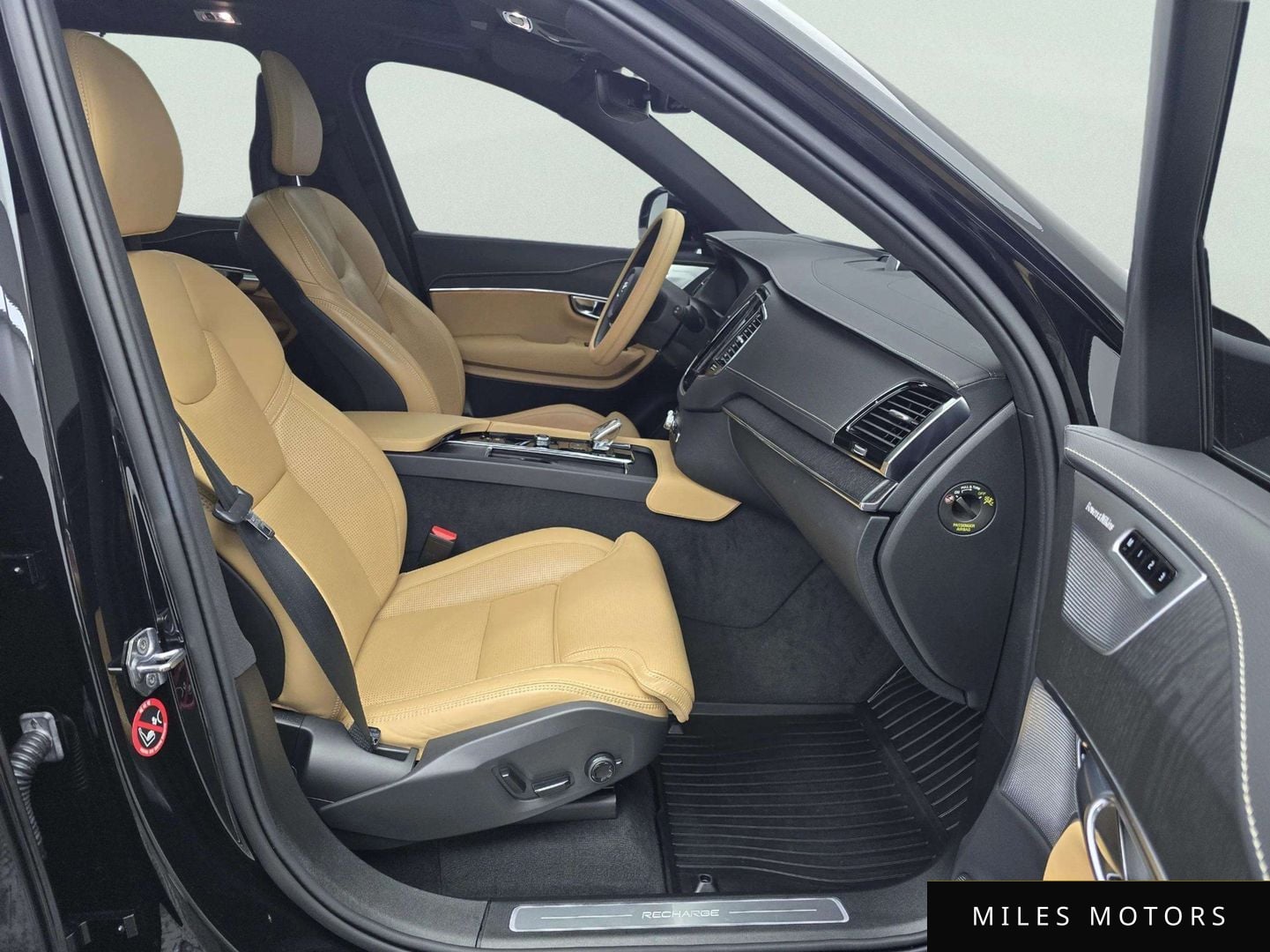 Volvo XC90 2022 — миниатюра 11