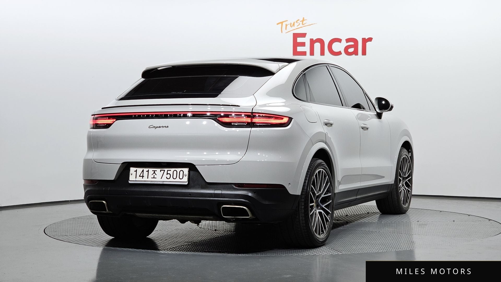 Porsche Cayenne 2021 — миниатюра 2