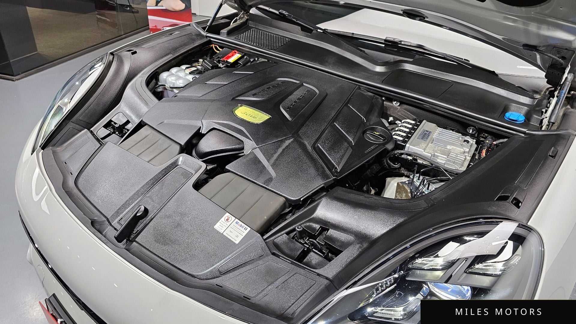 Porsche Cayenne 2021 — миниатюра 6