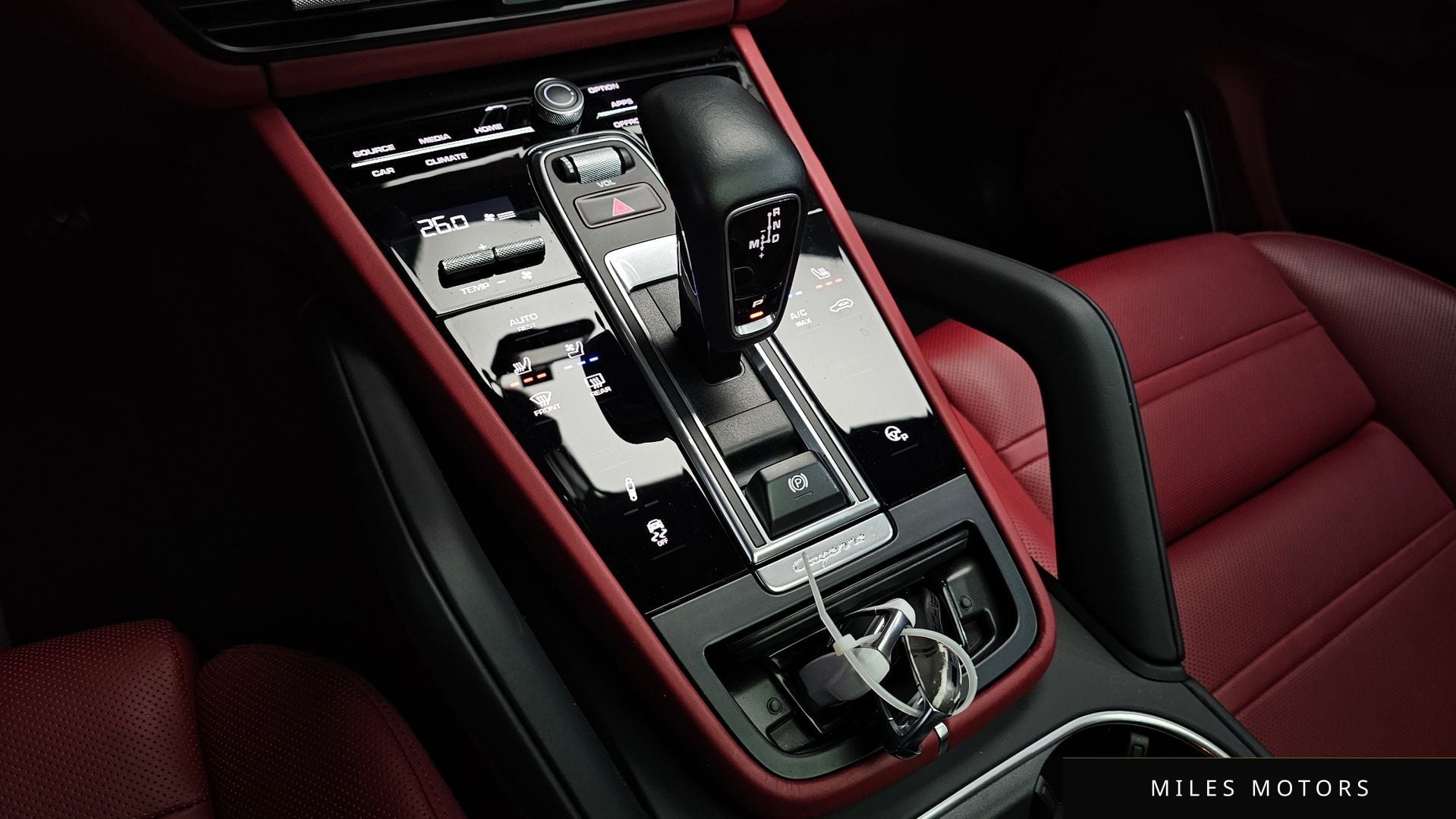 Porsche Cayenne 2021 — миниатюра 9