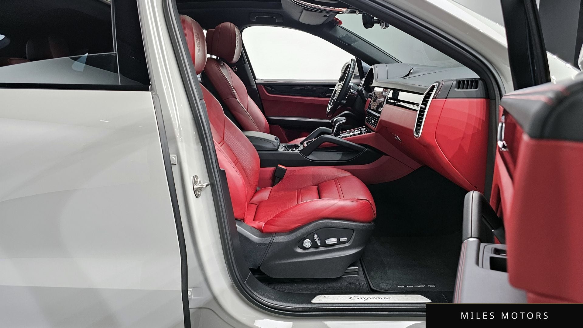Porsche Cayenne 2021 — миниатюра 10