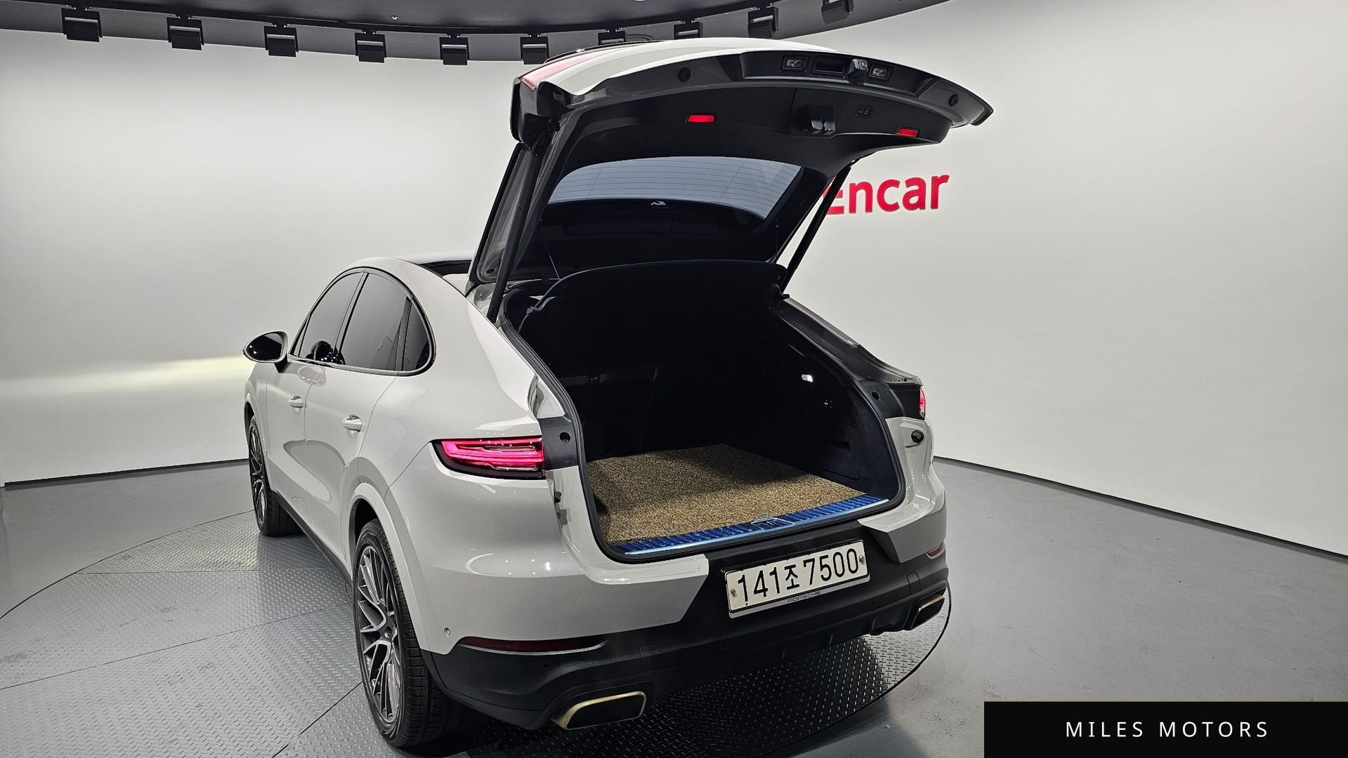 Porsche Cayenne 2021 — миниатюра 20