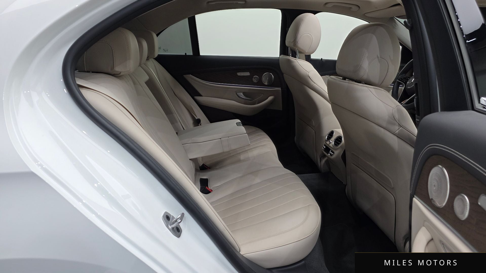 Mercedes-Benz E-클래스 W213 2023 — миниатюра 12