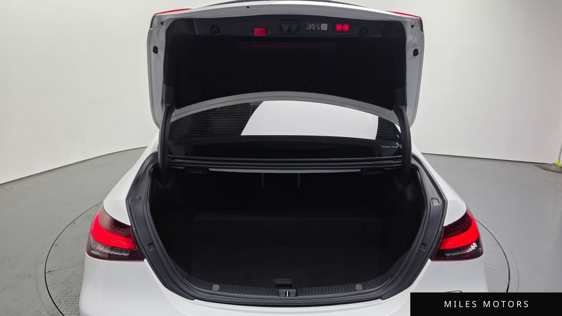 Mercedes-Benz E-클래스 W213 2023 — миниатюра 20