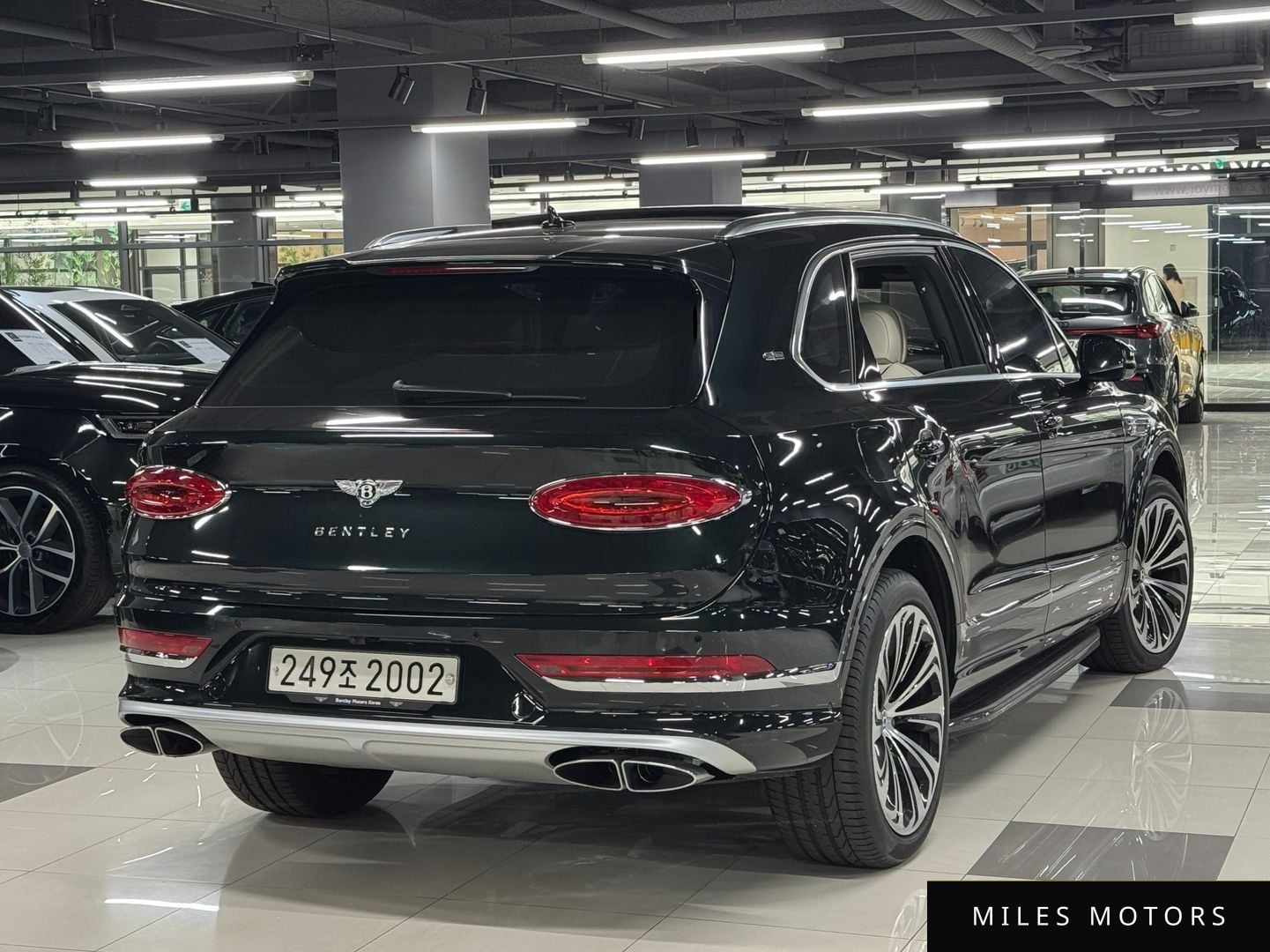 Bentley Bentayga 2024 — миниатюра 3
