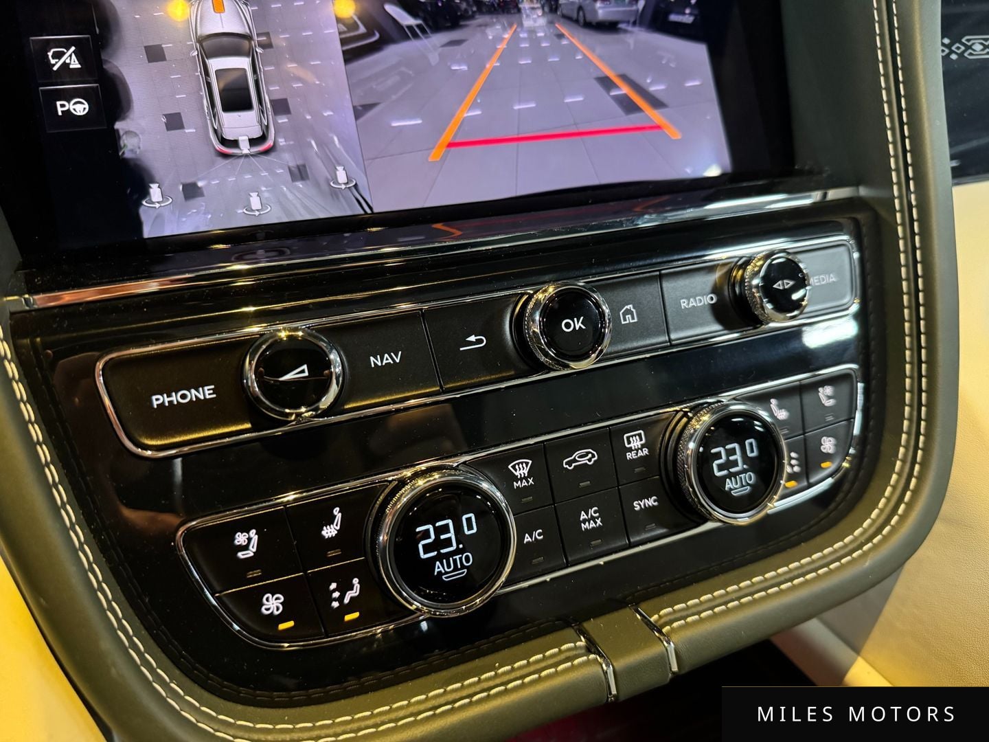 Bentley Bentayga 2024 — миниатюра 9