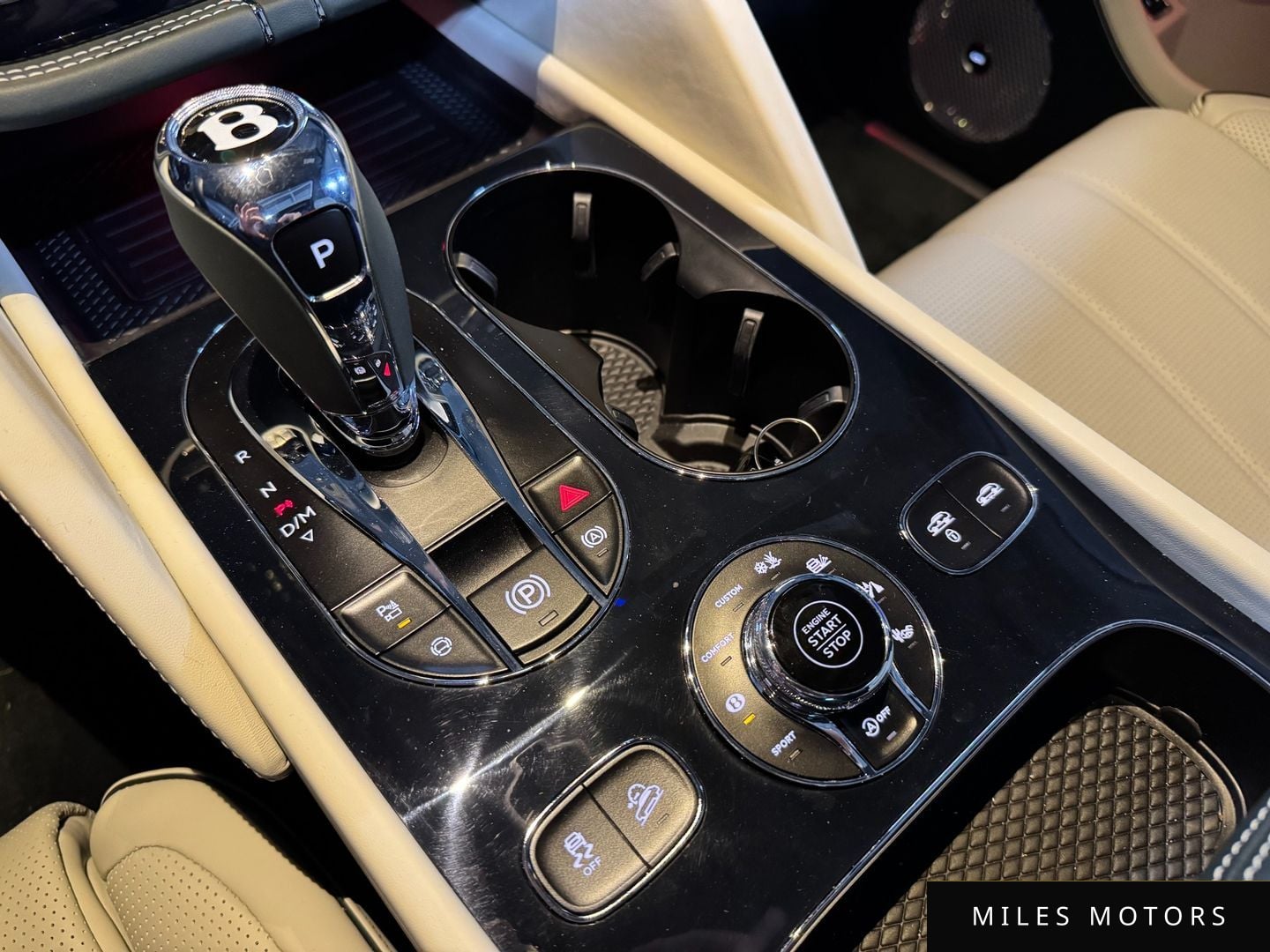 Bentley Bentayga 2024 — миниатюра 10