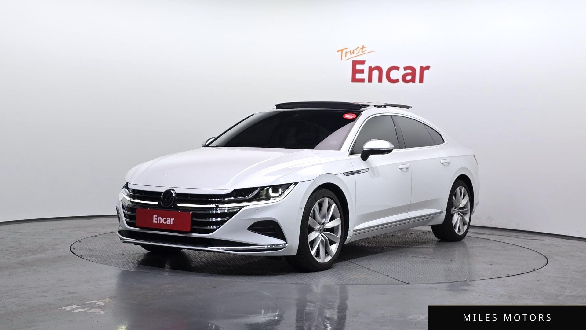 Volkswagen Arteon 2023 — фото 1 из 12