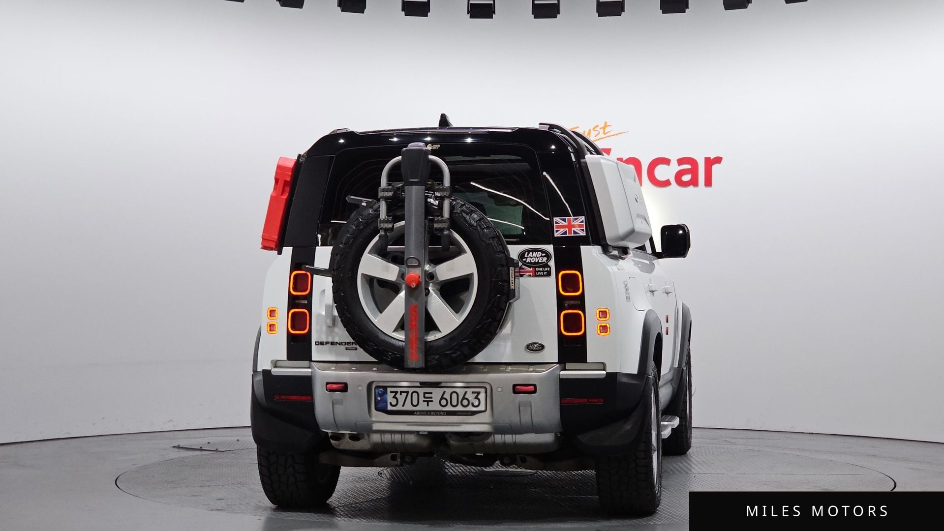 Land Rover Defender 2022 — миниатюра 4
