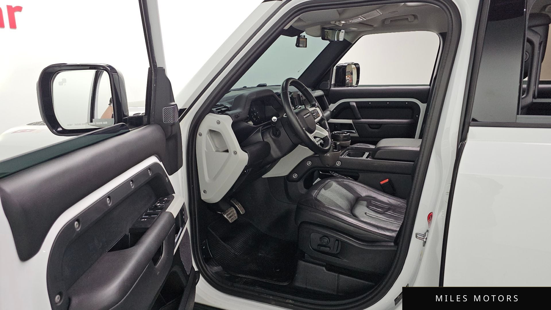 Land Rover Defender 2022 — миниатюра 10