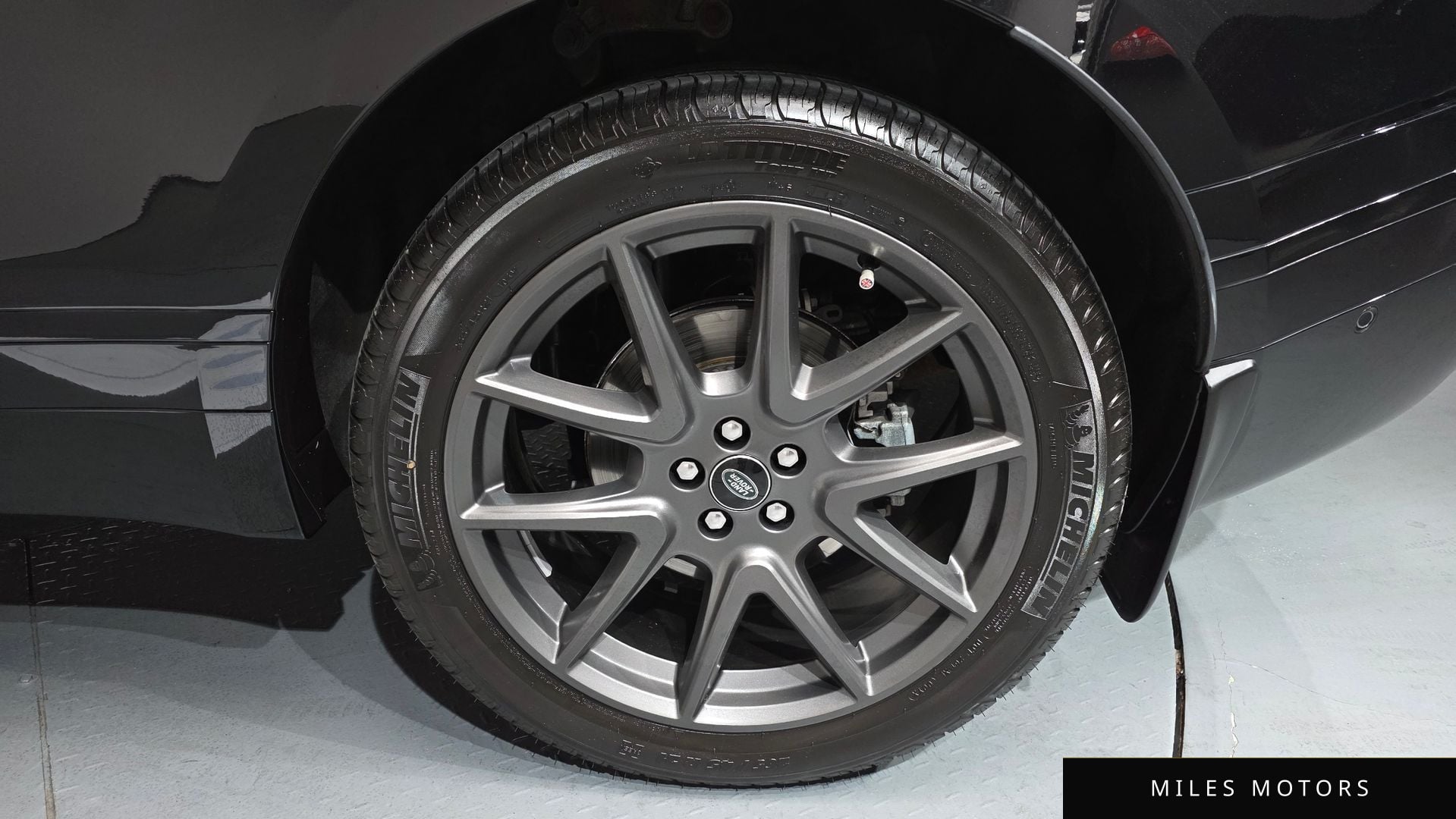 Land Rover 레인지로버 벨라 2025 — миниатюра 4