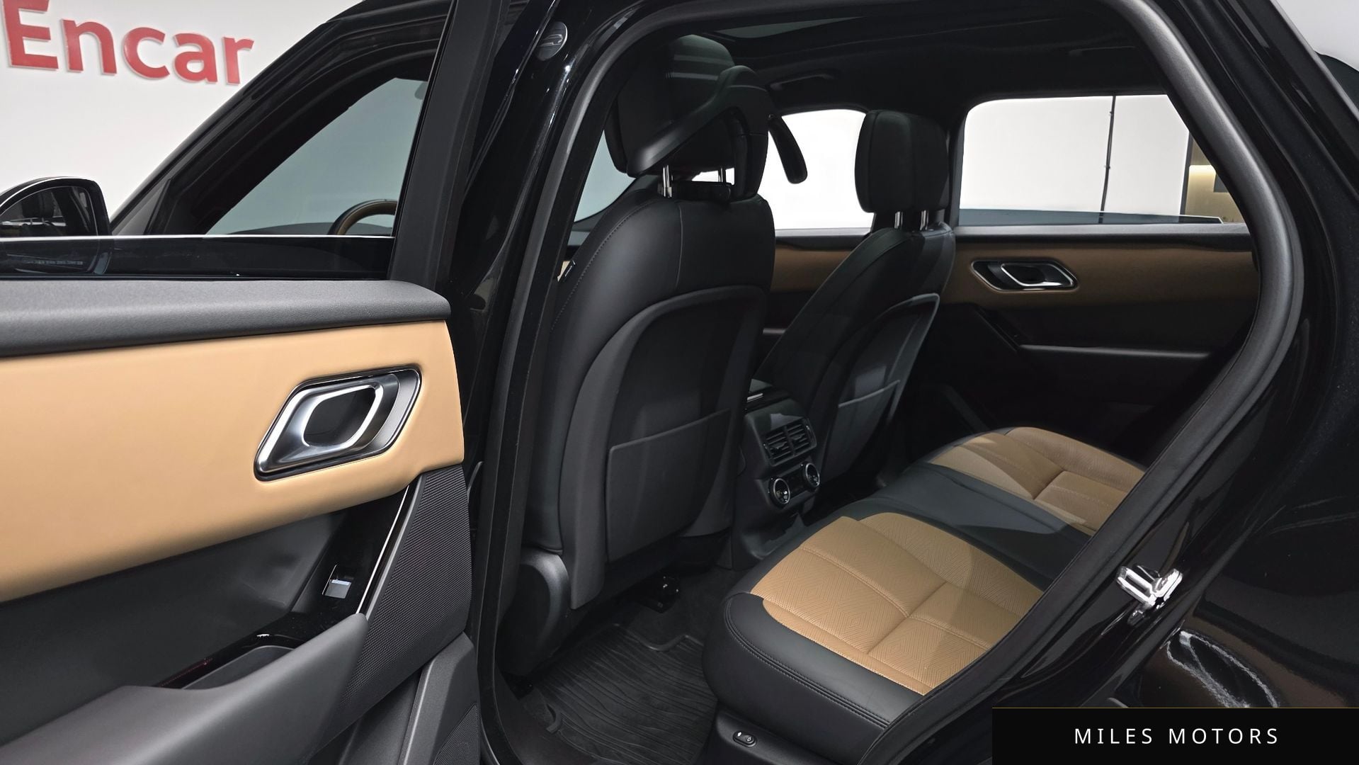 Land Rover 레인지로버 벨라 2025 — миниатюра 11