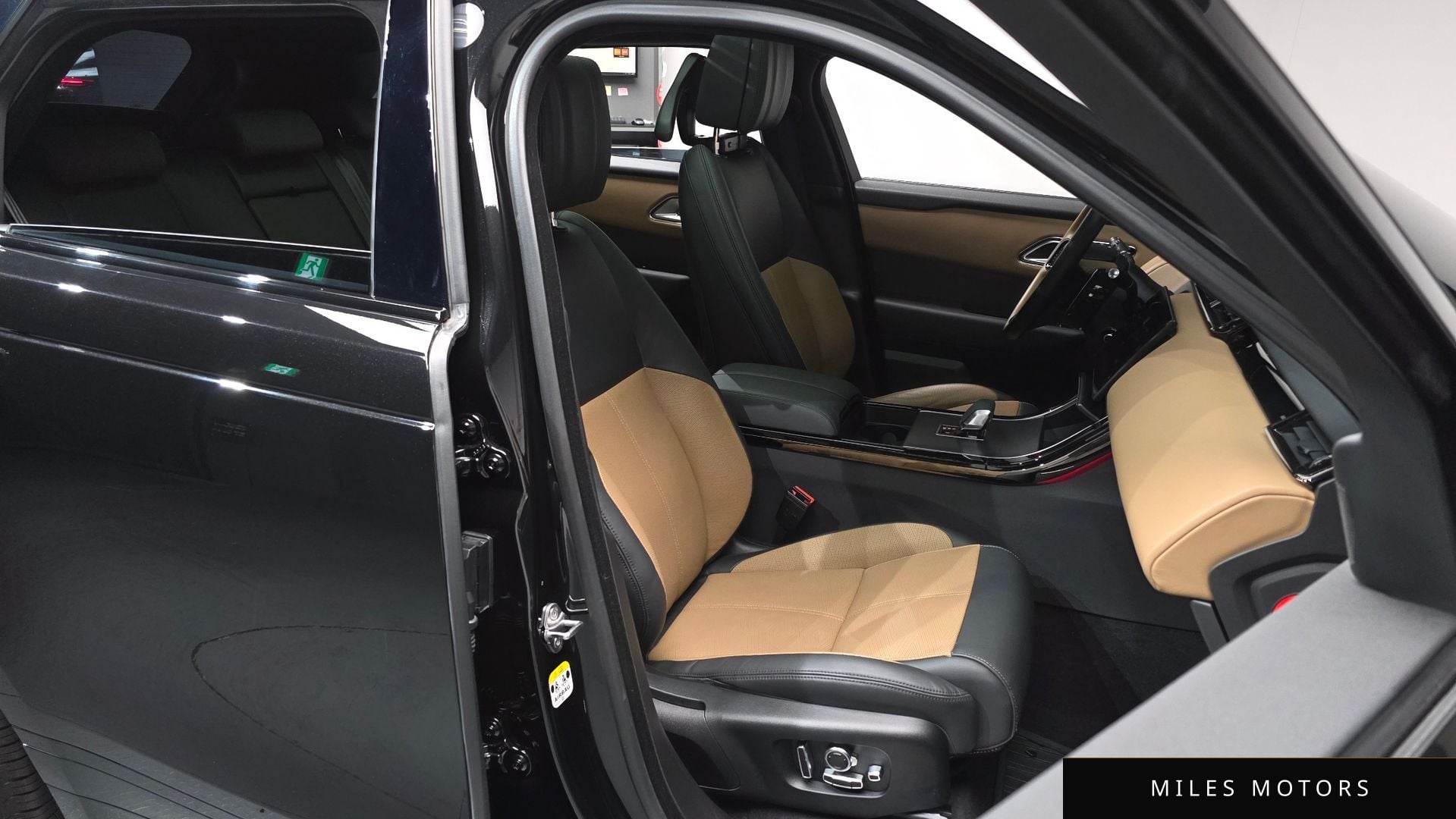 Land Rover 레인지로버 벨라 2025 — миниатюра 12