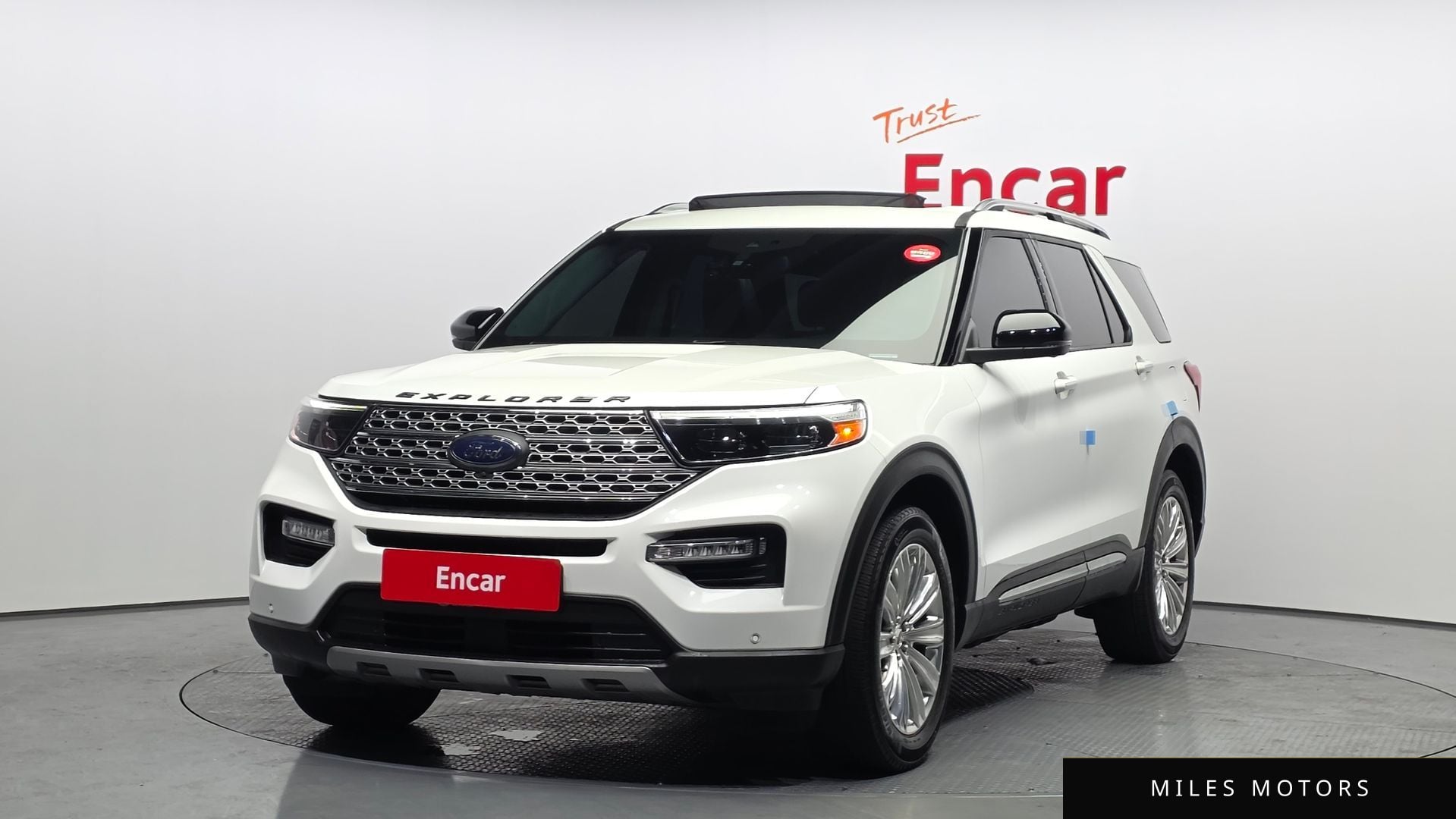Ford Explorer 2020 — фото 1 из 12