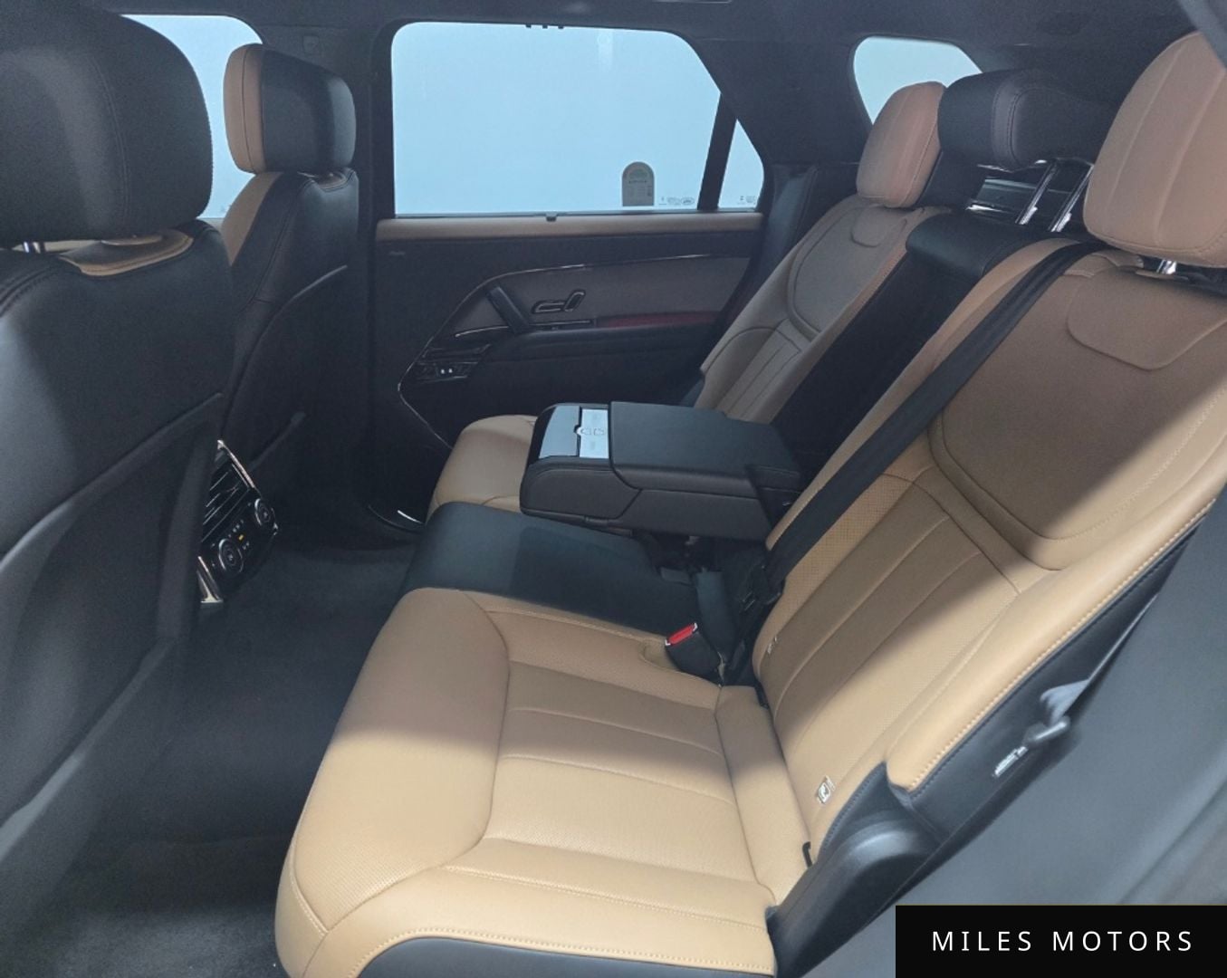 Land Rover Range Rover Sport 2025 — миниатюра 11