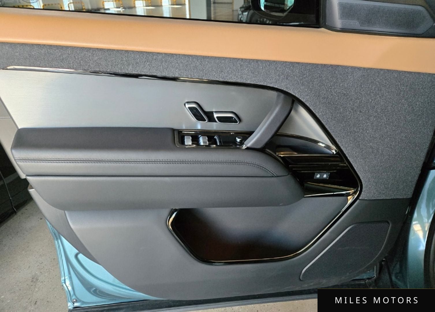 Land Rover Range Rover Sport 2025 — миниатюра 12