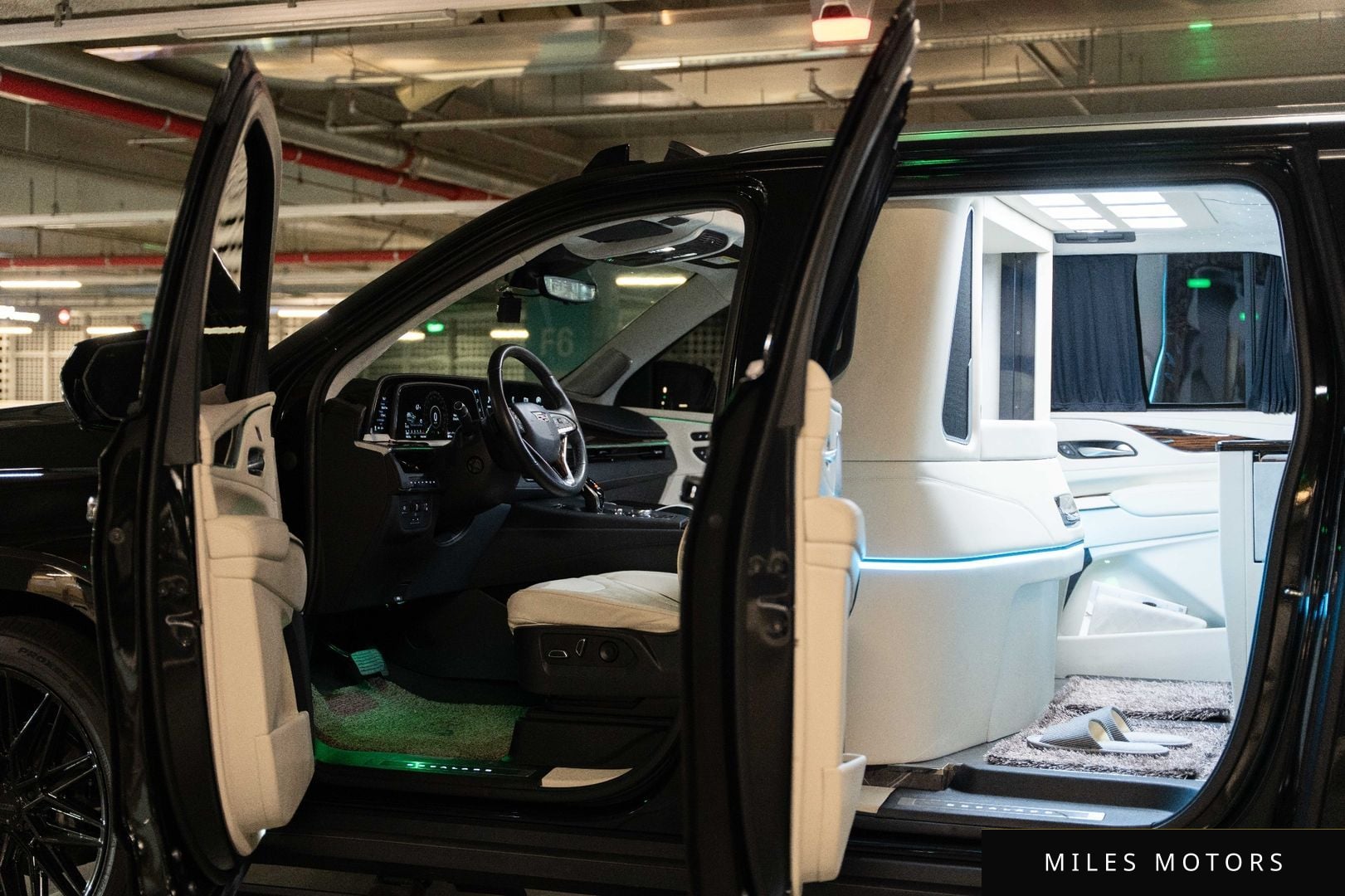Cadillac Escalade 2022 — миниатюра 12