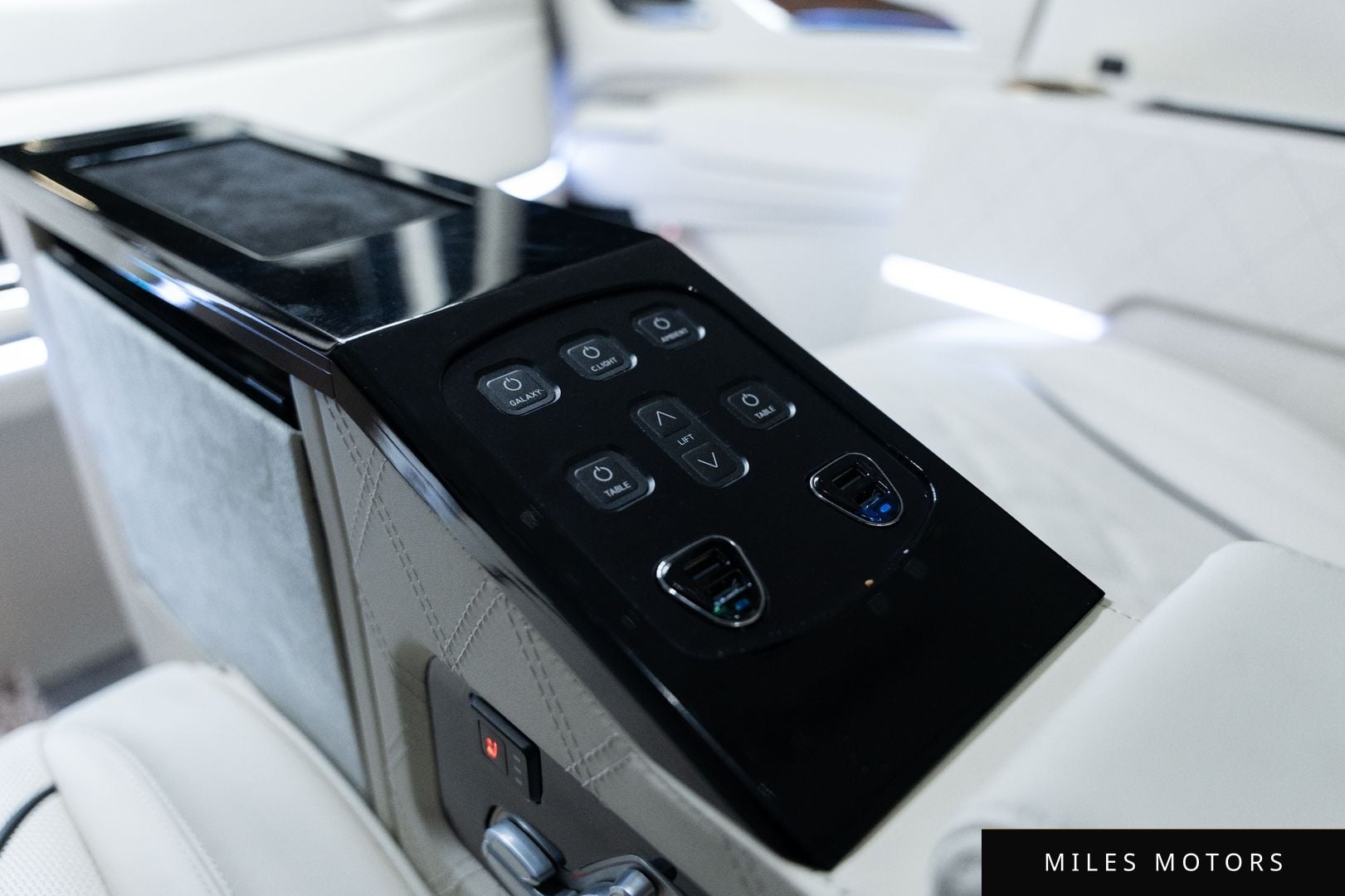 Cadillac Escalade 2022 — миниатюра 19