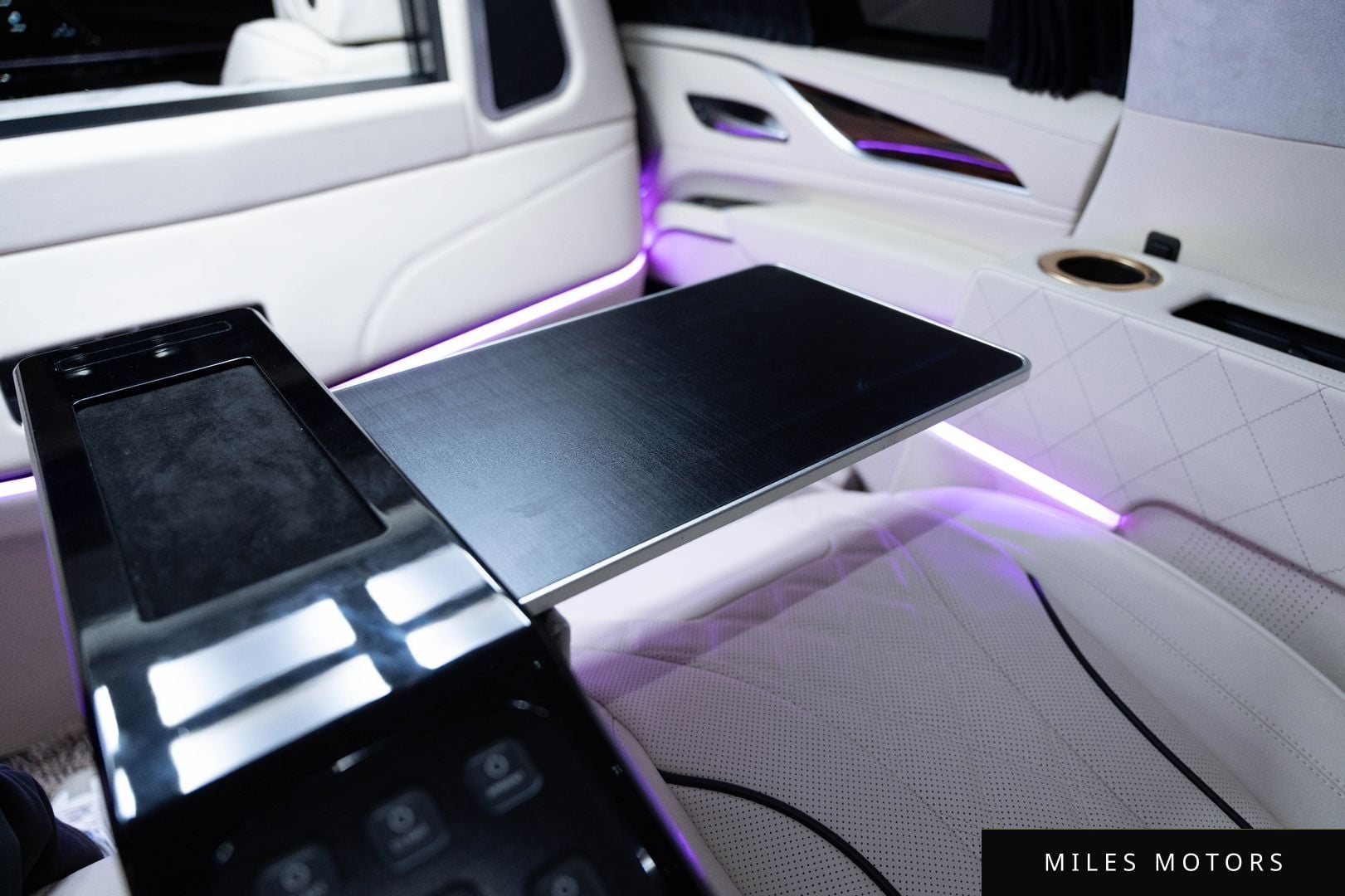Cadillac Escalade 2022 — миниатюра 20